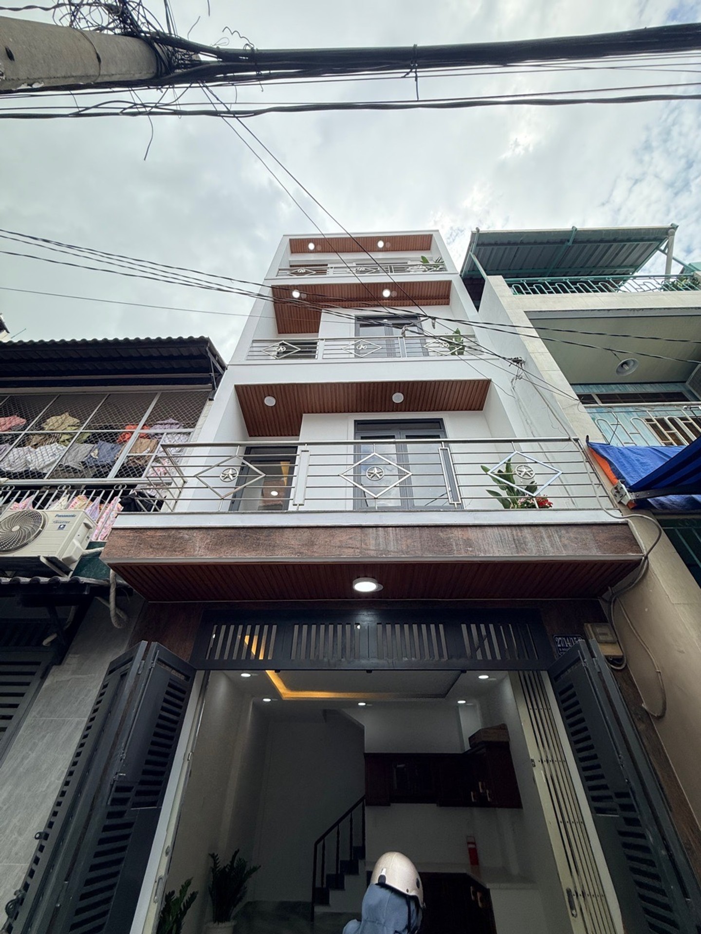 Nhà 4 Tầng 3PN Tân Phú - Hẻm Xe Hơi, Thuận Tiện Mọi Mặt