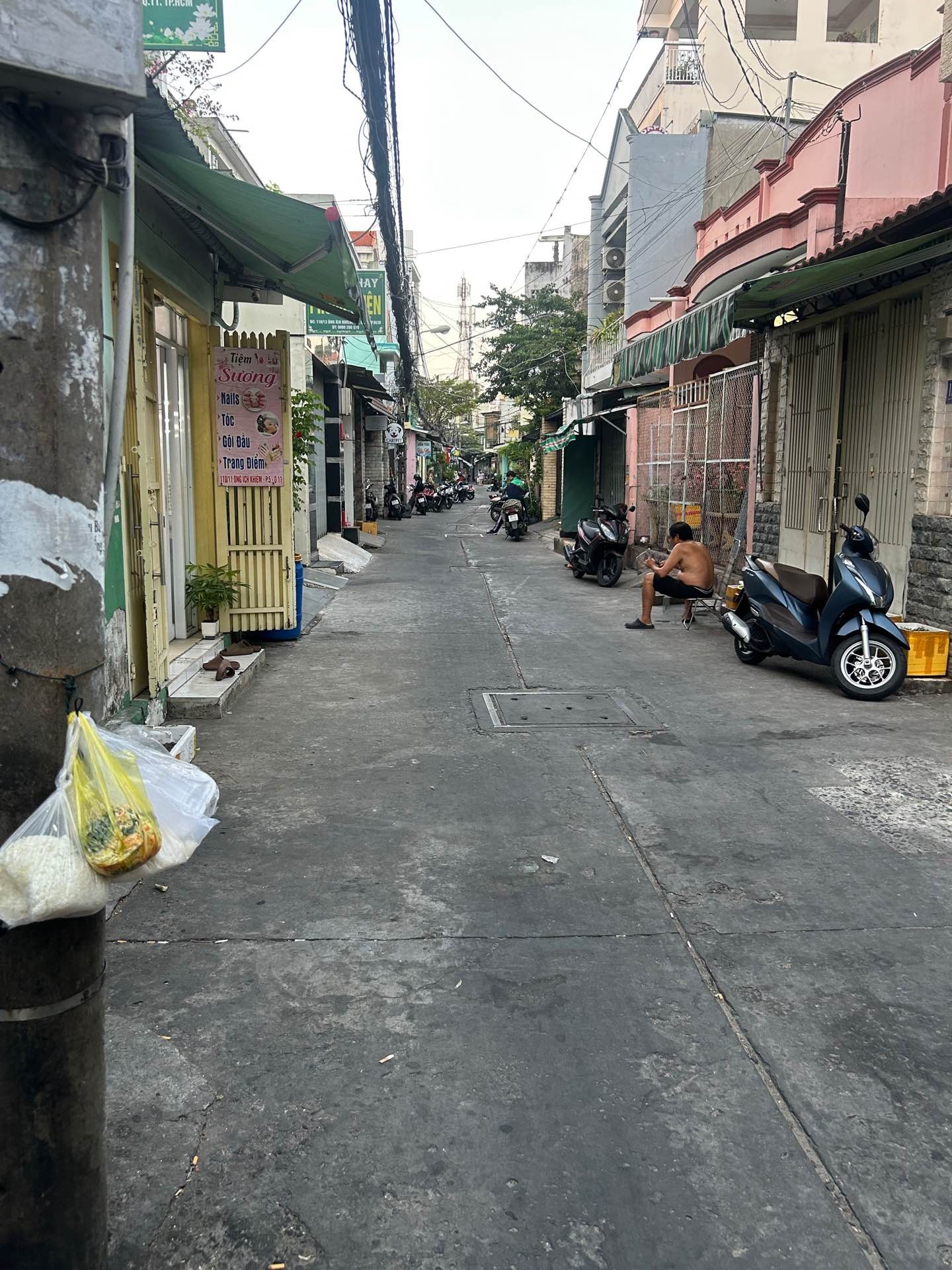 🏡 Nhà 4 tầng HXH 8m – Ông Ích Khiêm, Q.11
	•	Diện tích: 4 x 28m