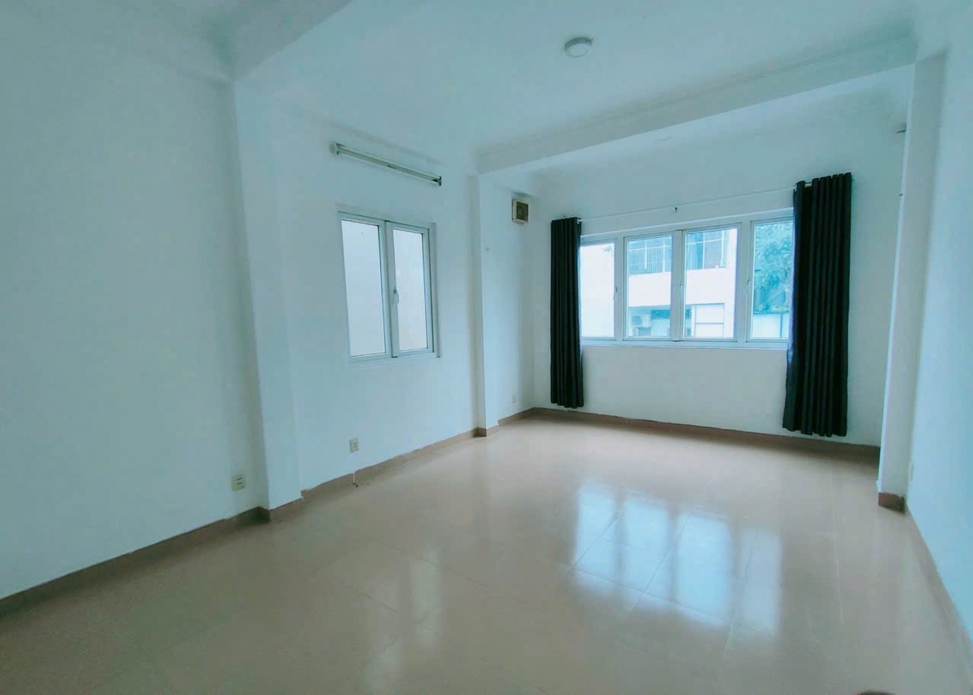 Nhà mặt phố Nguyễn Trọng Tuyển - Giá sốc chủ giảm sâu