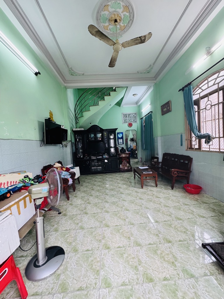 Bán nhà Bình Trị Đông, Bình Tân
113m2. - 3 tầng - hai mặt tiền
5.2 x 22. Giá 8ty4