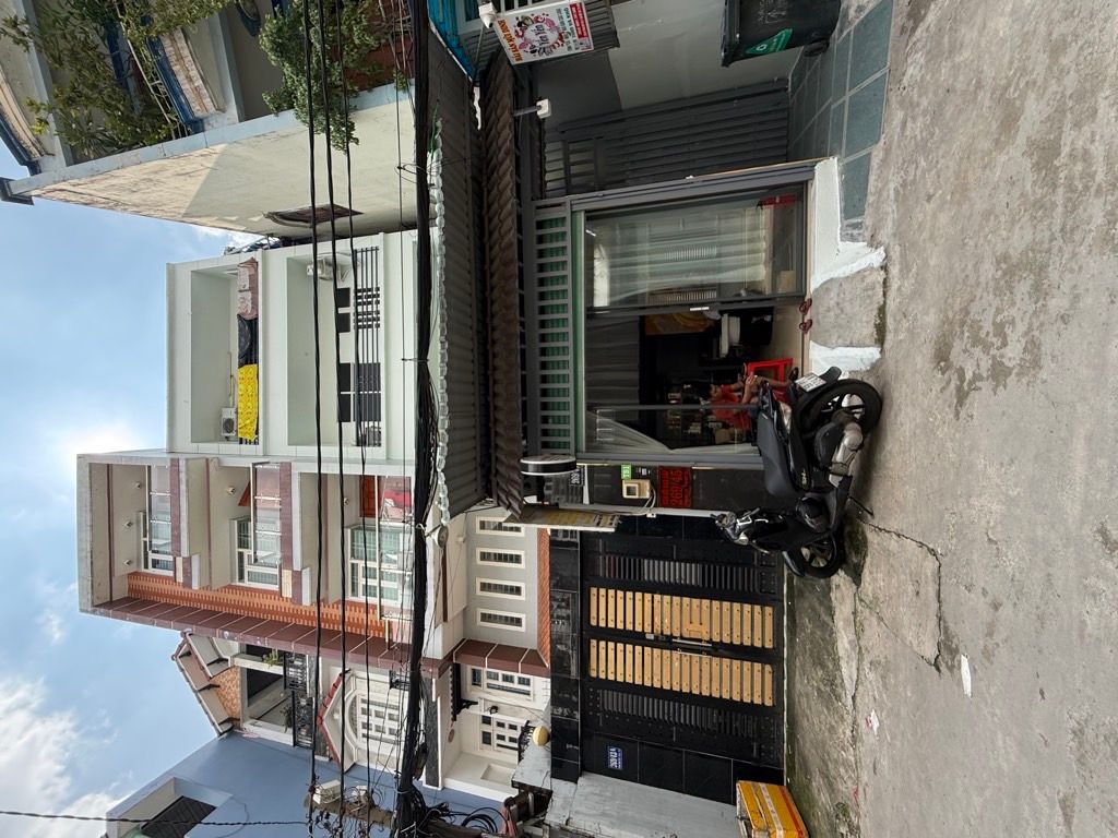 Nhà riêng 4 tầng, 2 mặt hẻm ô Tô, Phan Huy Ích, 5mx20m nở 10m.