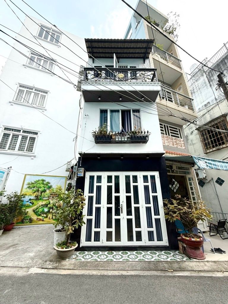 Nhà Mặt Phố Phú Nhuận - Giá Sốc, 3 Tầng Mới Đẹp, Kinh Doanh Tốt