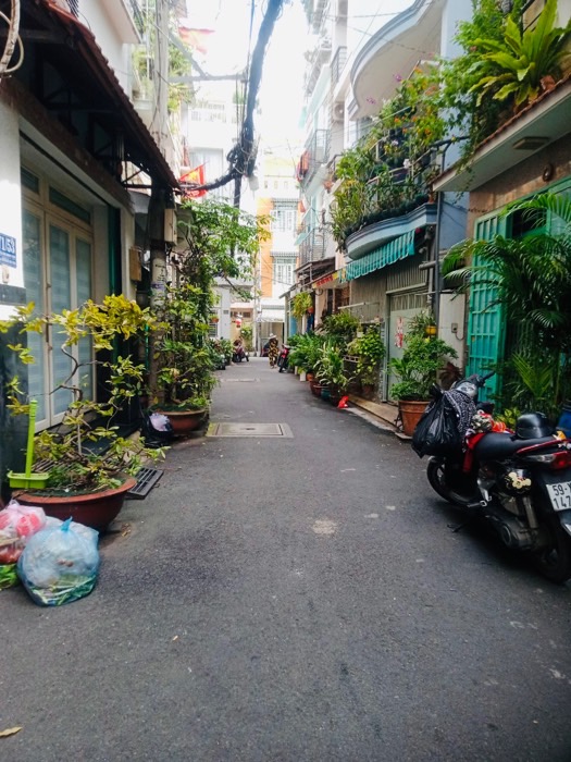 Bán nhà riêng 2 tầng diện tích 44m² tại khu vực Phan Xích Long, hẻm xe hơi thông thoáng