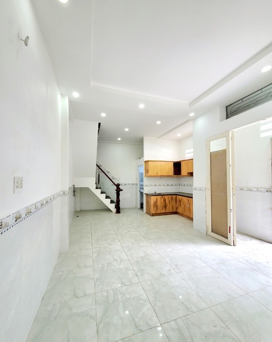 Nhà 2 Lầu Mới Đẹp Vị Trí Đắc Địa Quận 10, Cơ Hội Vàng Không Thể Bỏ Lỡ