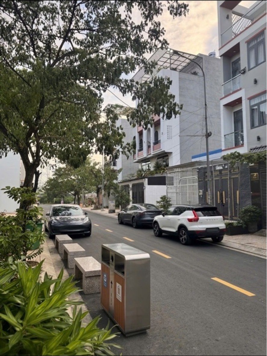 Bán nhà An Phú Đông, Quận 12, 82m2, 3 tầng 4PN, hẻm ô tô 12m, 6.9 tỷ