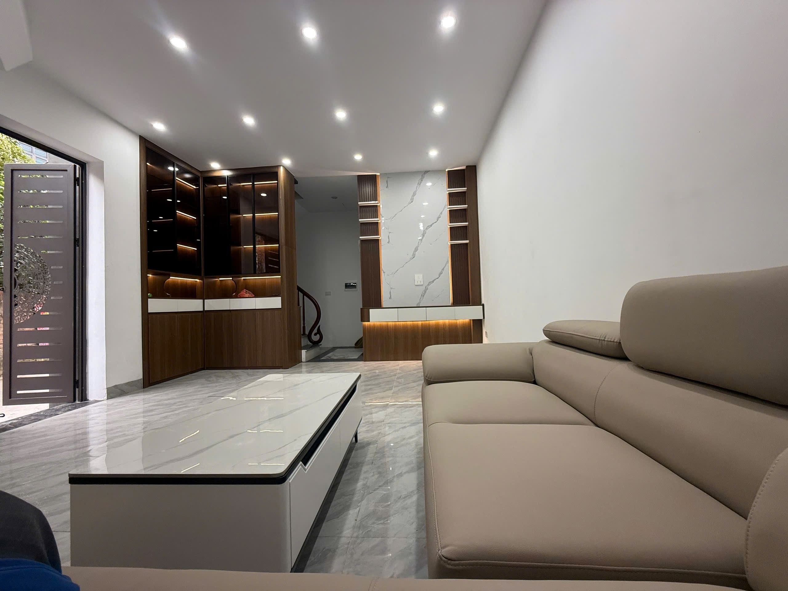 NHÀ ĐẸP DI TRẠCH - NGÕ THÔNG - LÔ GÓC - 6 TẦNG TM - XÂY MỚI - FULL NỘI THẤT - NHỈNH 7Đ - 0397931387