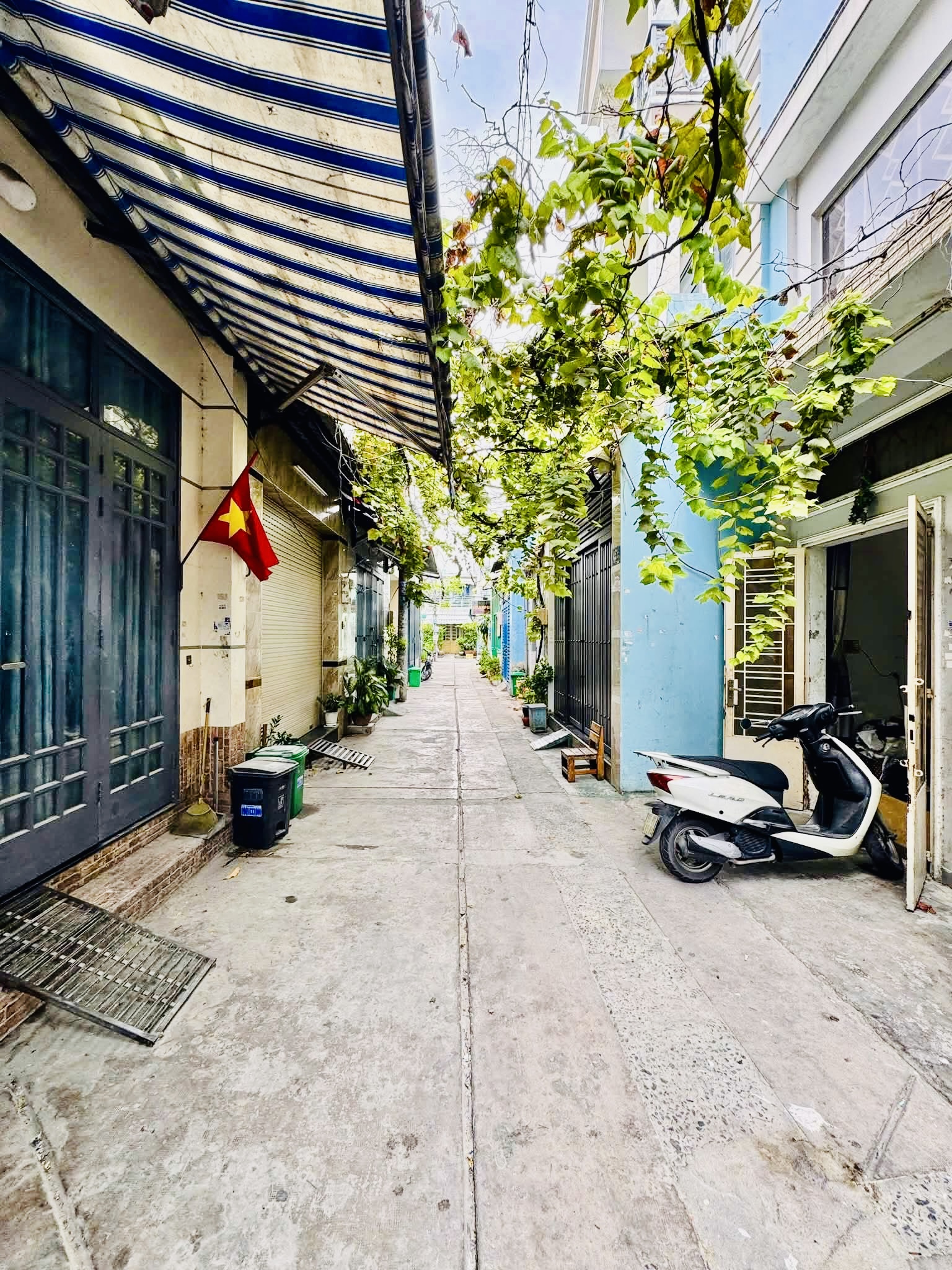 Nhà Đúc BTCT - Hơn 5Ty - 48 m² - Hẻm 4m thông - 2 Tầng - 3 PN (Có PN trệt) - Full nội thất.