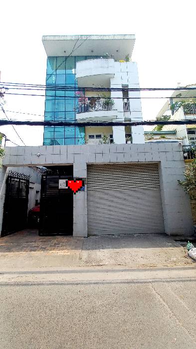 Bán nhà mặt phố 4 tầng rộng rãi, vị trí vàng Tân Phú