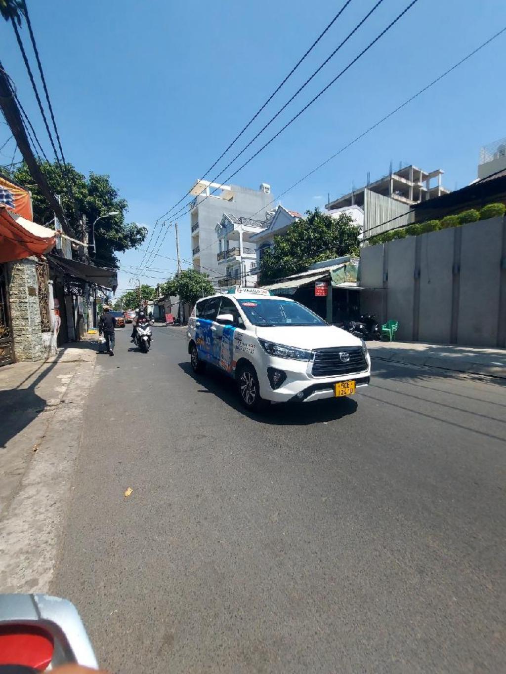 Biệt thự sang trọng sở hữu tầm nhìn sông xanh mát tại quận 7