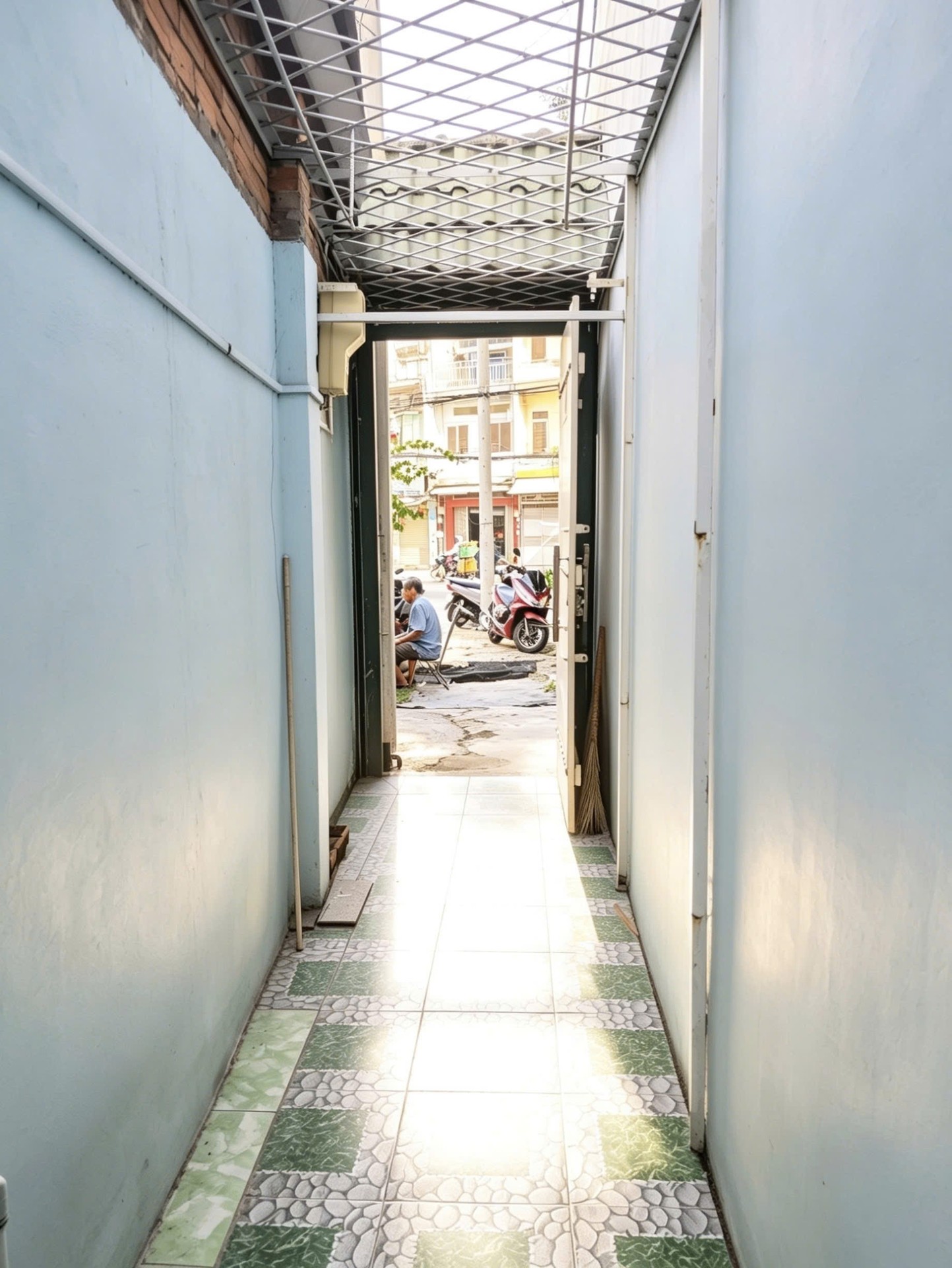 Nhà Mặt Phố Xuân Hồng - Gần Ga Metro Bảy Hiền, Sống Đẳng Cấp