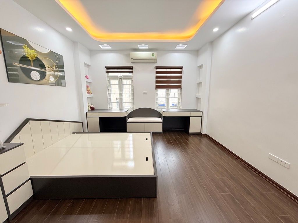Nhà đẹp Bằng Liệt, 5 tầng, giá tốt, tặng nội thất, ở ngay