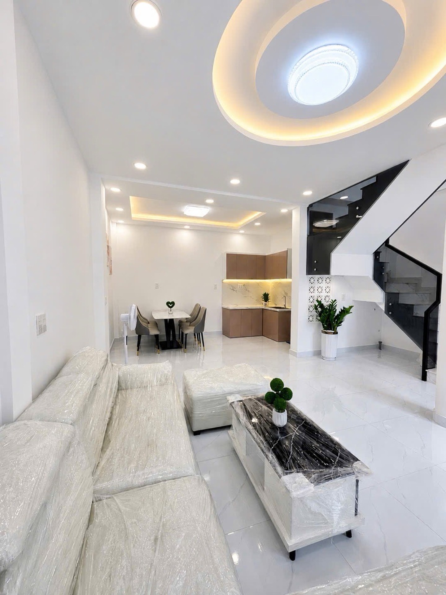 Nhà 2 tầng 50m2 tại Bình Tân, gần Aeon, giá 5.78 tỷ