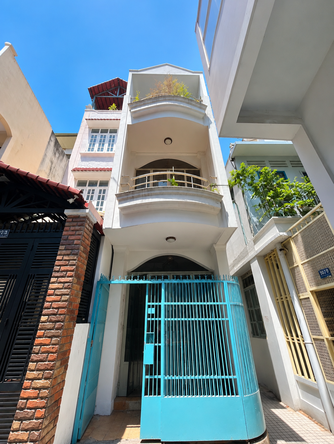 Bán nhà riêng 3 tầng diện tích 33m² tại Tân Sơn Nhất, giá 3.7 tỷ