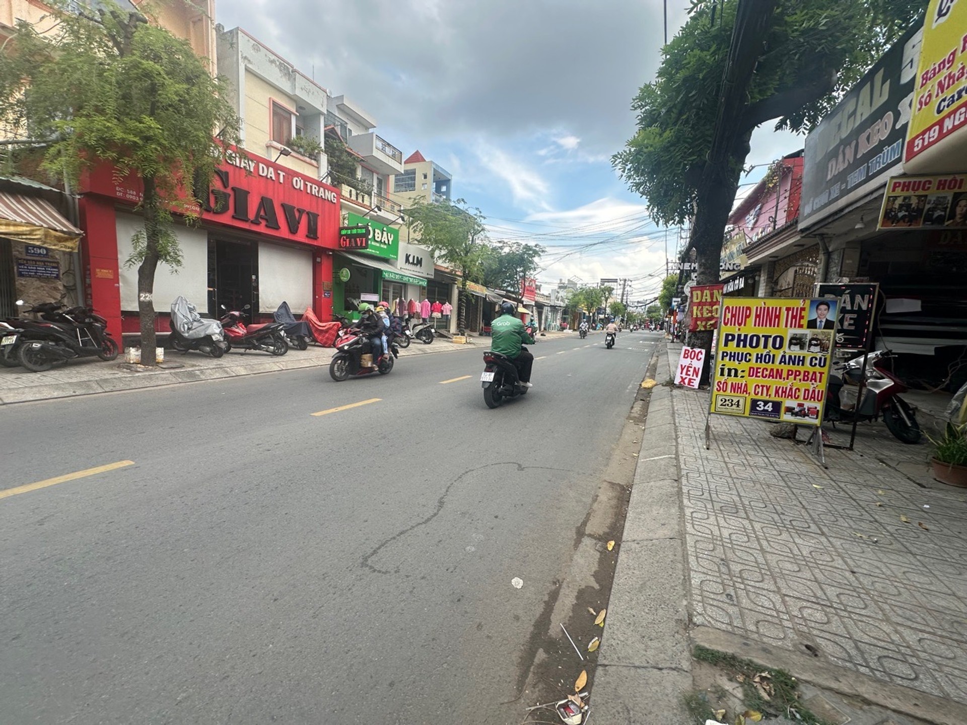 Nhà mặt phố sầm uất, tiềm năng siêu toại tại Quận 12