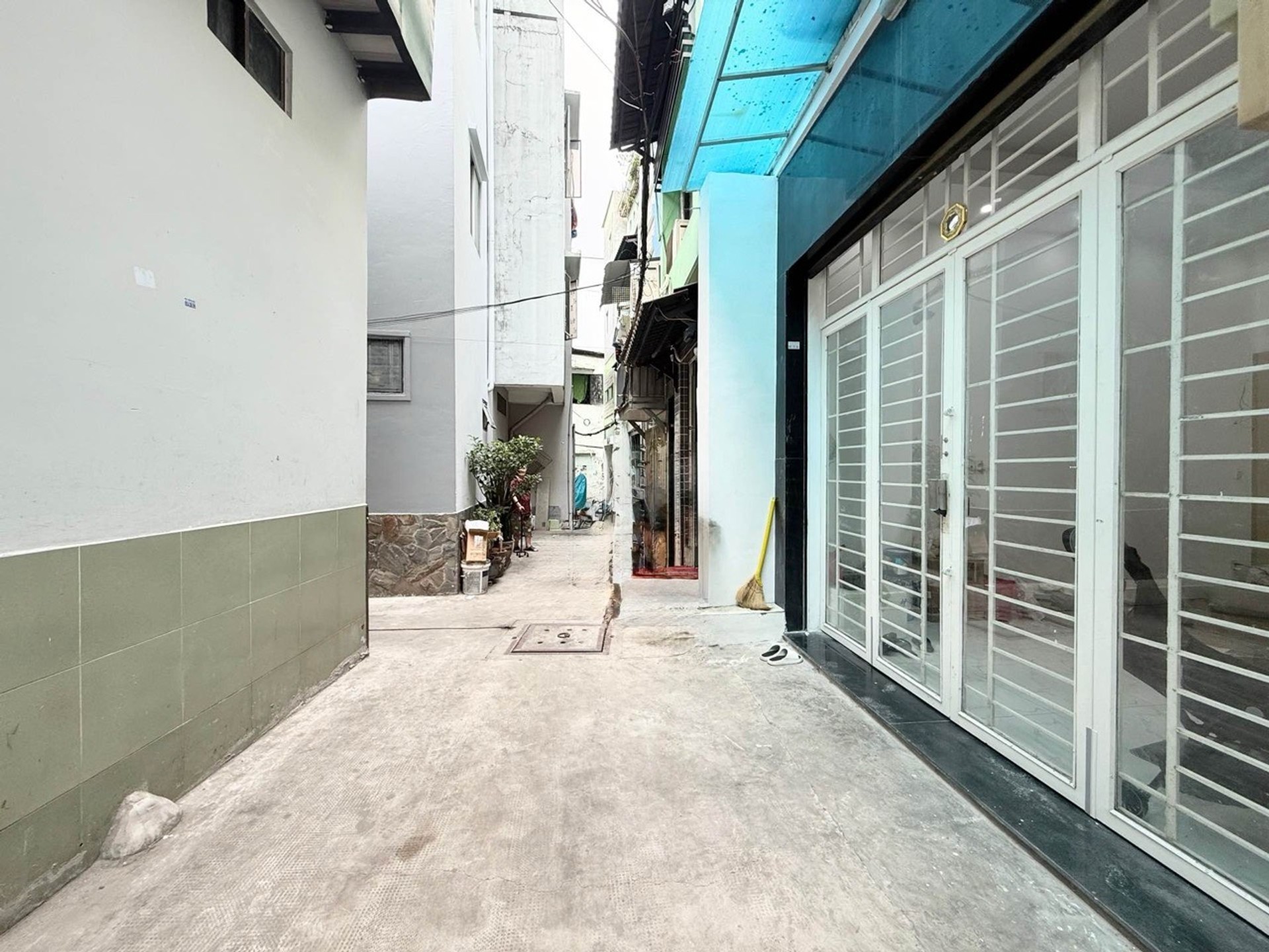 Nhà đẹp Q1 gần Quận 3, giá hời khó bỏ qua