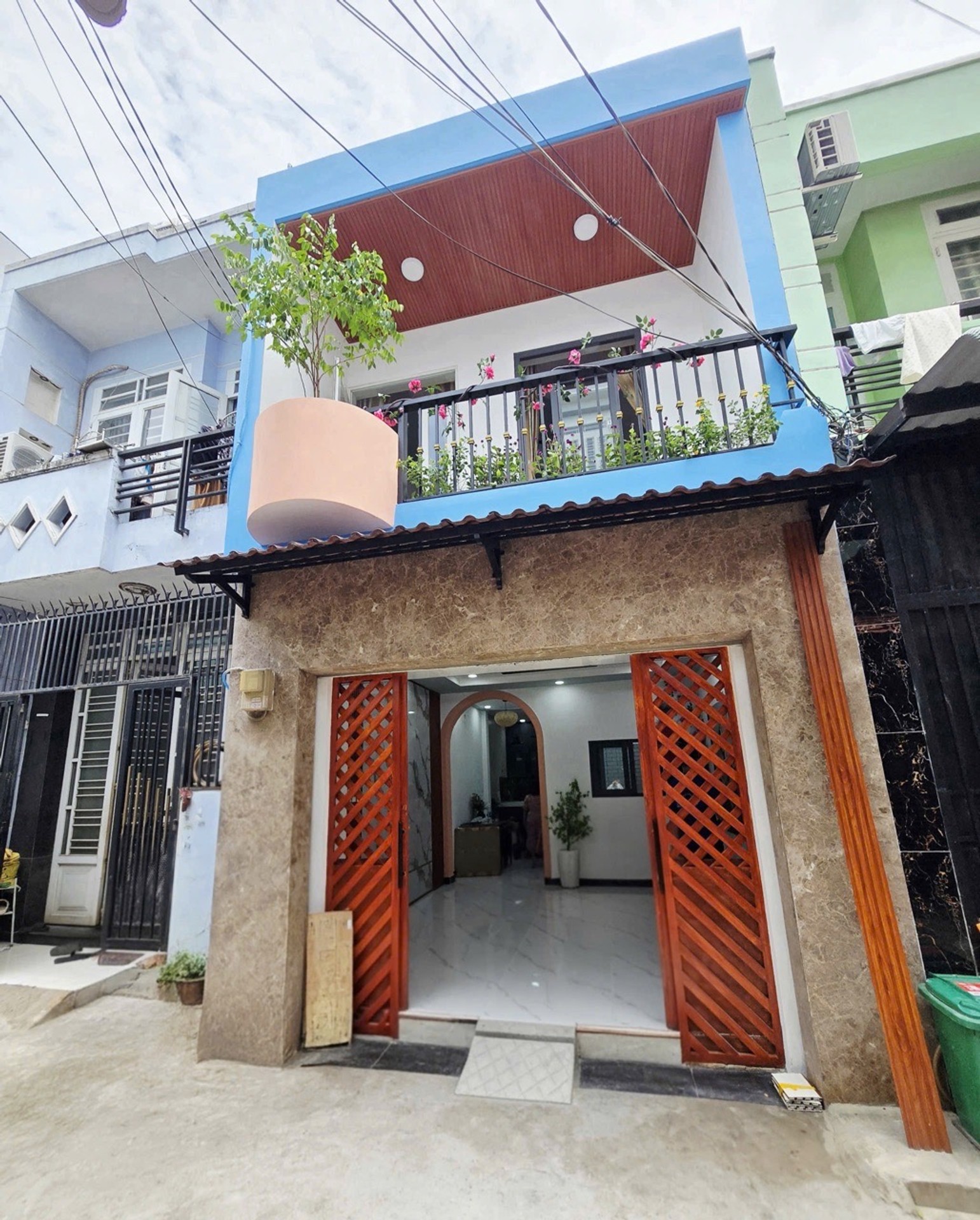 Nhà mới tinh giá sốc quận Bình Tân, xe hơi vô tận cửa