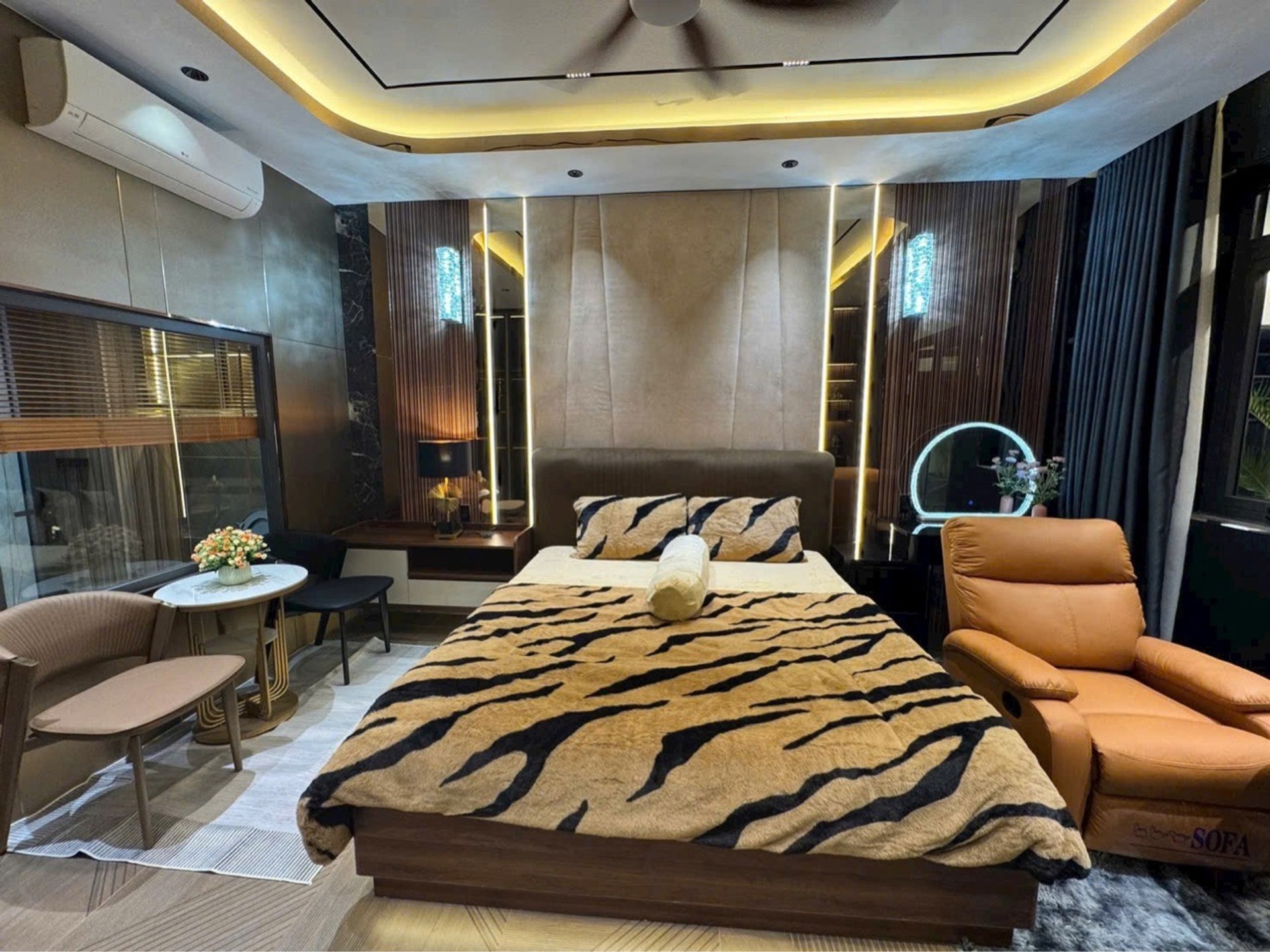 Nhà Phố Kinh Doanh Đỉnh, Thang Máy, Nội Thất Cao Cấp