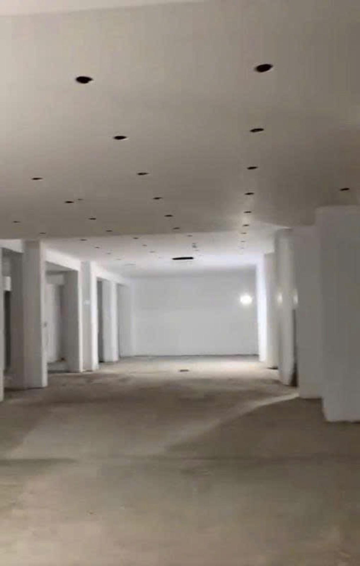 Bán nhà mặt phố tòa văn phòng 9 tầng tại trung tâm thành phố, mặt tiền 20m, diện tích 540 m²