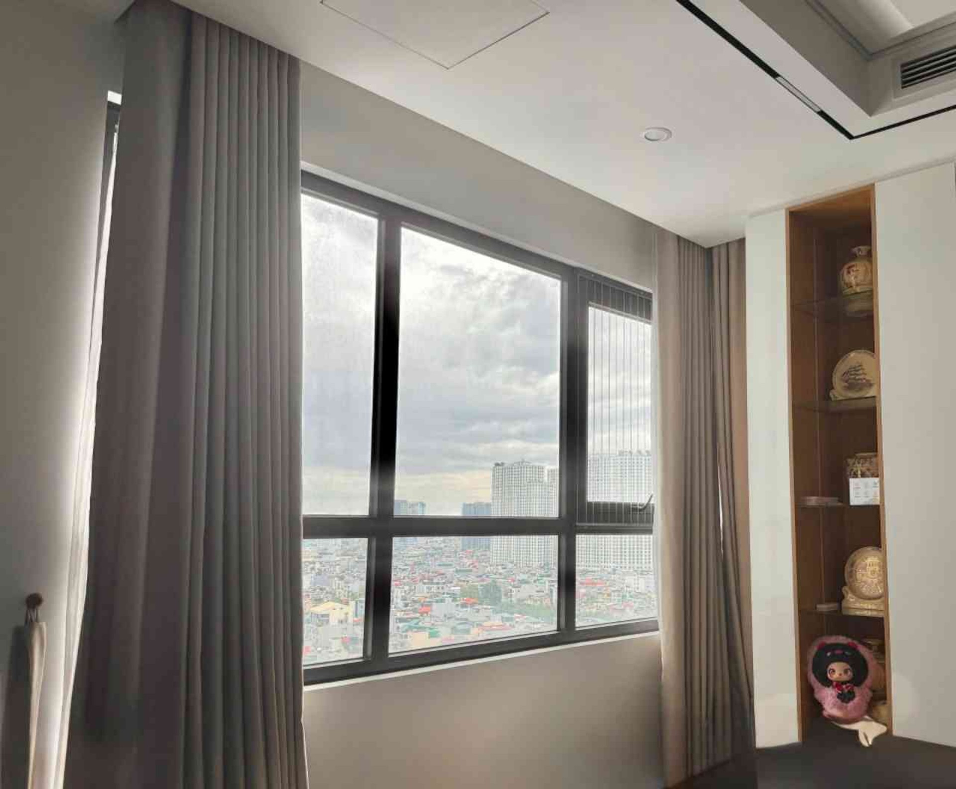 Bán căn hộ chung cư 4 phòng ngủ tại Lê Văn Lương, căn góc 2 mặt thoáng