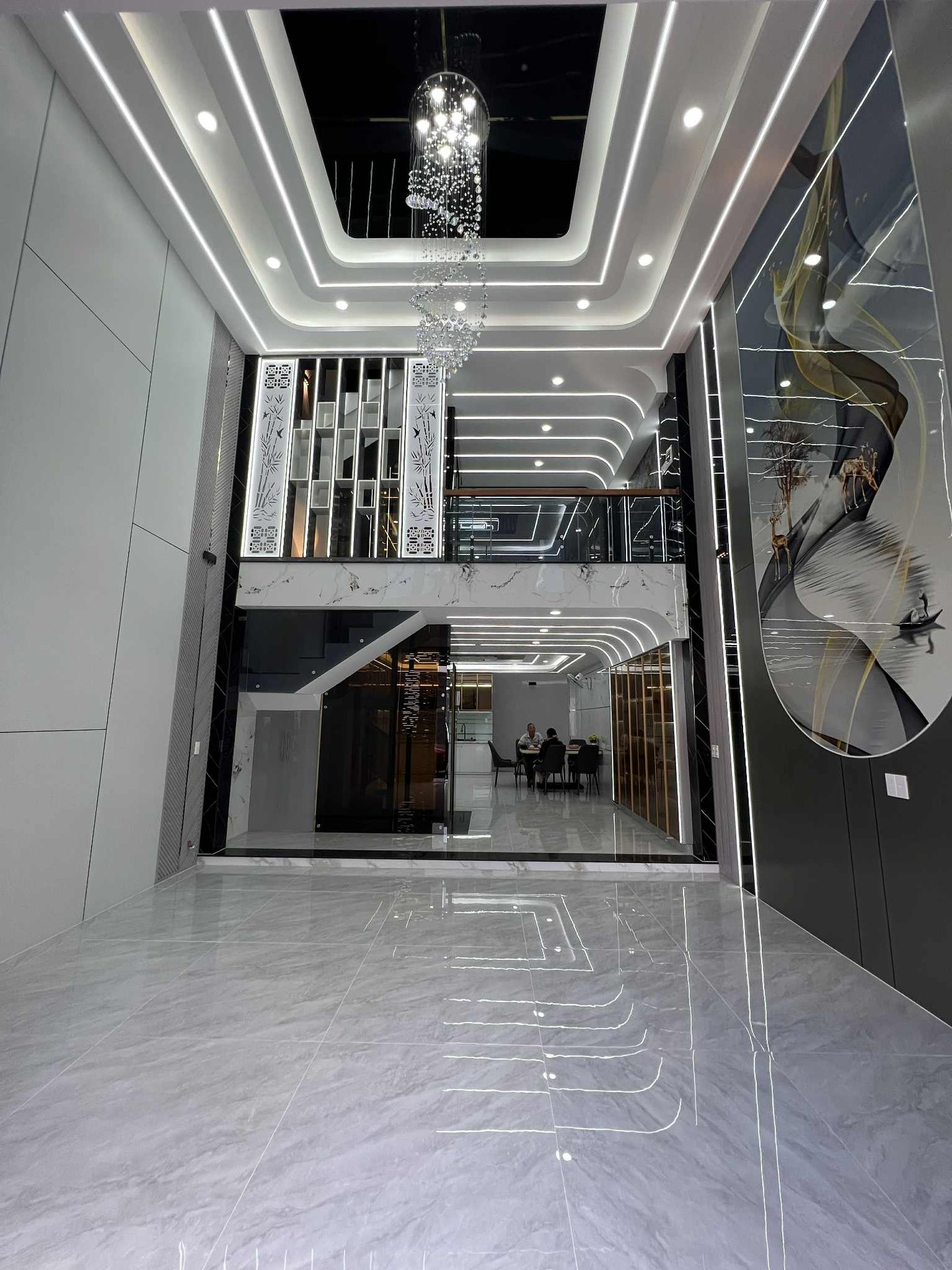 Bán nhà riêng 6 tầng khu phân lô đường Trần Thị Năm, diện tích 81.9 m2, thang máy, full nội thất