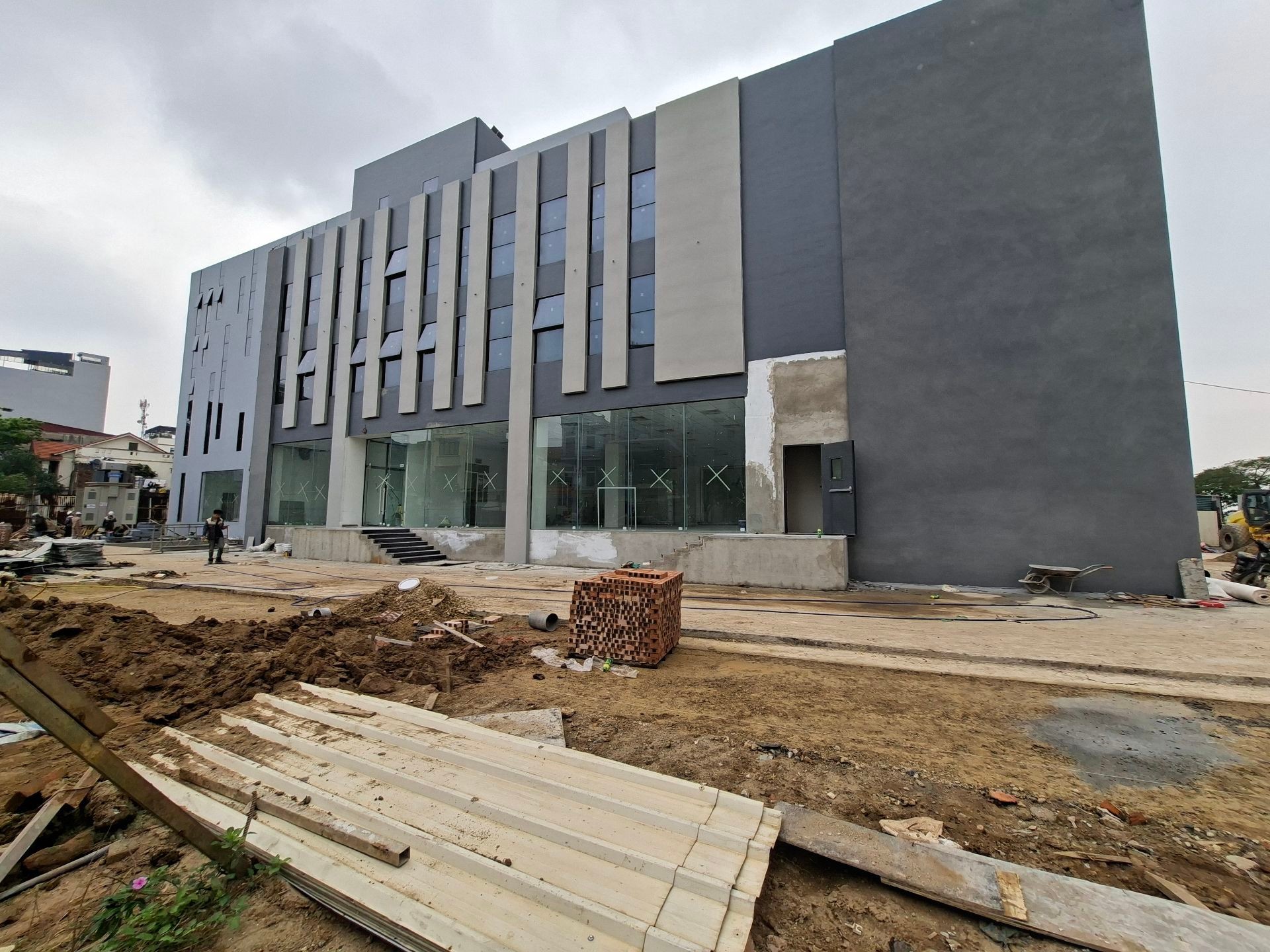 BÁN TÒA NHÀ PHÚC LỢI 3148M2- 6 TẦNG NỔI + 1 HẦM - MẶT PHỐ , VIEW VINHOMES RIVERSIDE - 430 Tỷ