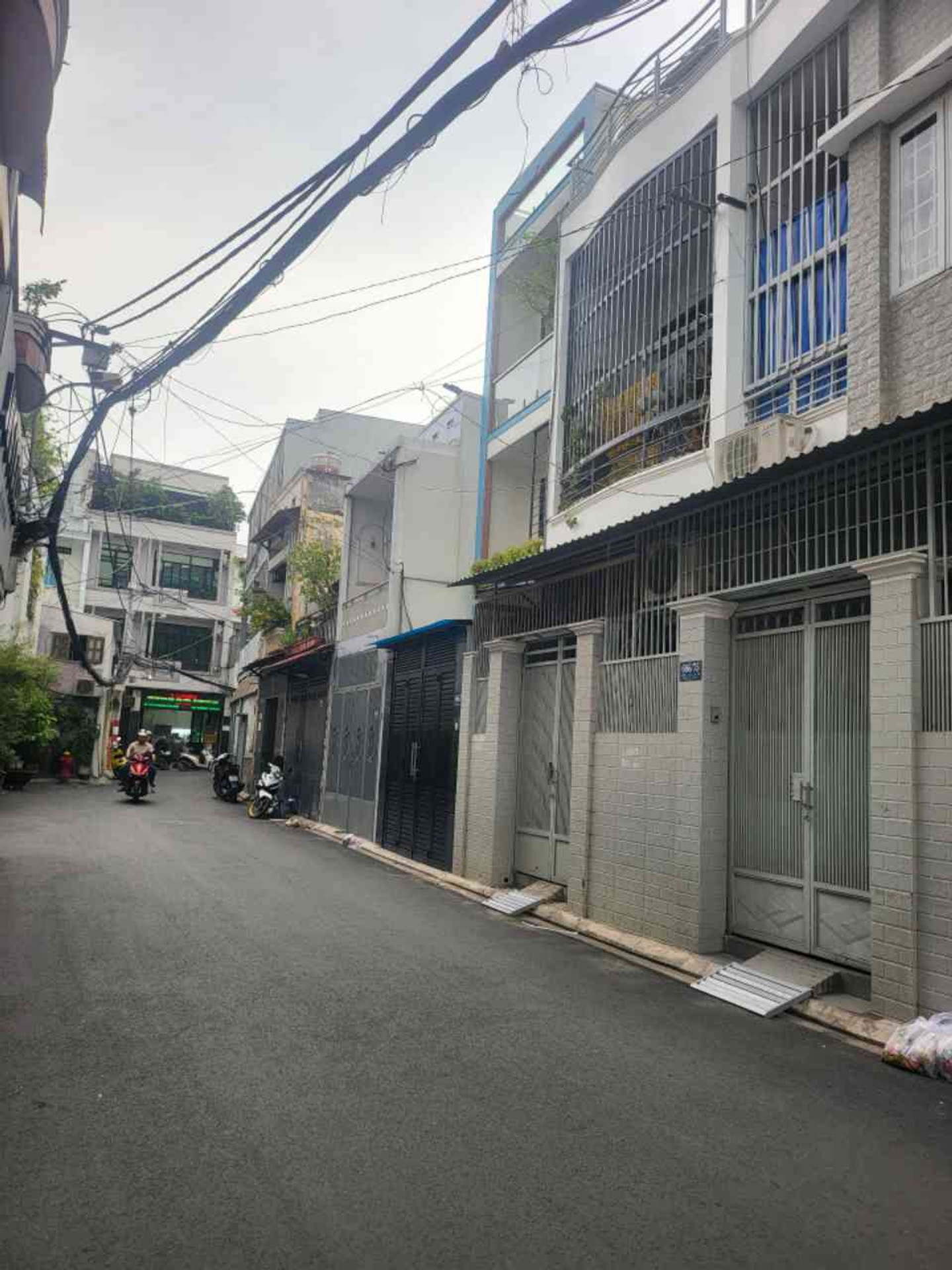 Bán nhà riêng 4 tầng diện tích 36m2 tại Phường 5 quận Tân Bình, hẻm xe hơi 6m