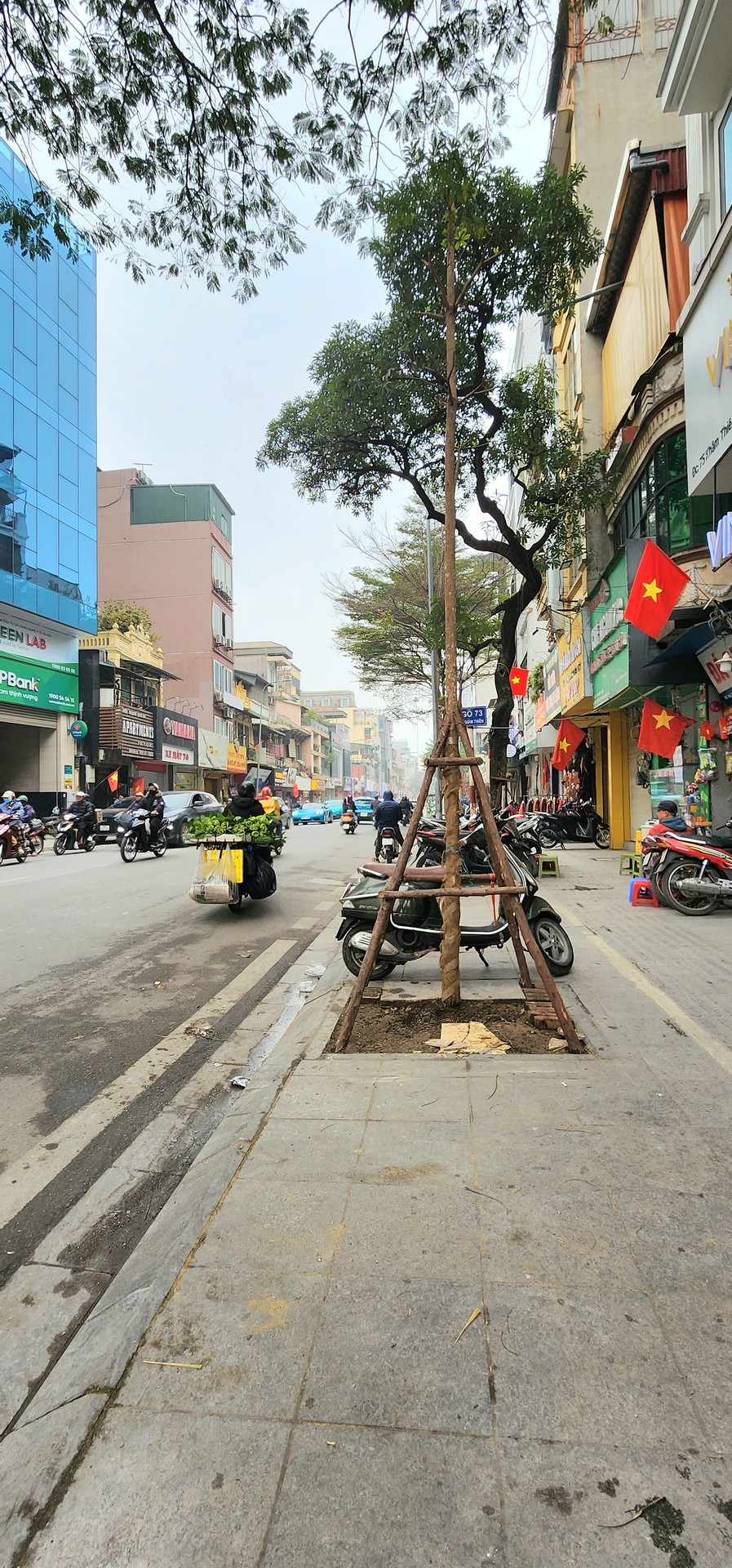 Nhà Phố Kinh Doanh Đỉnh Tại Khâm Thiên, Đống Đa, 5 tầng, Mặt Tiền Vàng 5,3m, DT122m2.