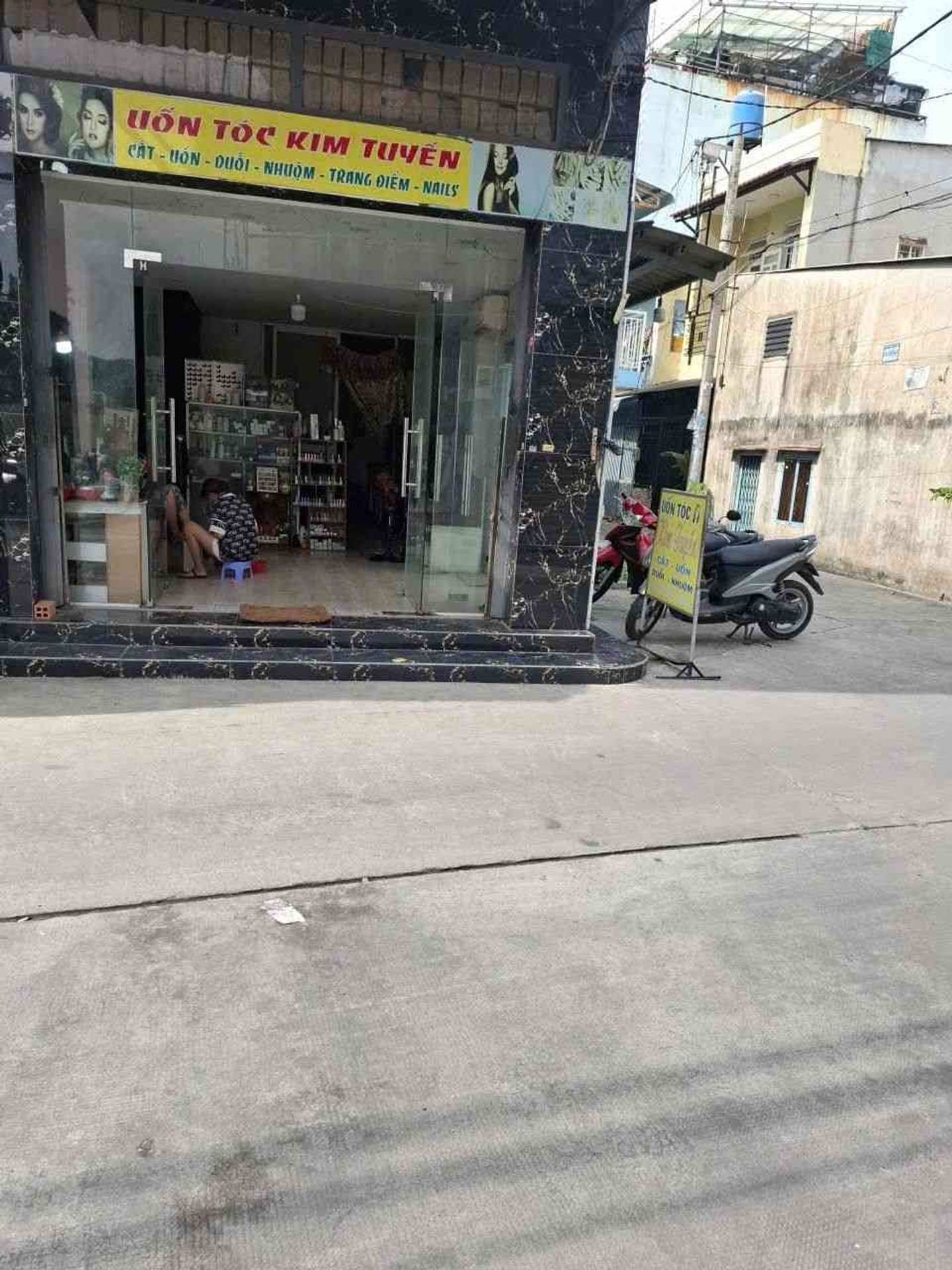 Nhà mặt phố tiện kinh doanh, giá nhẹ tại Bình Hưng Hòa A