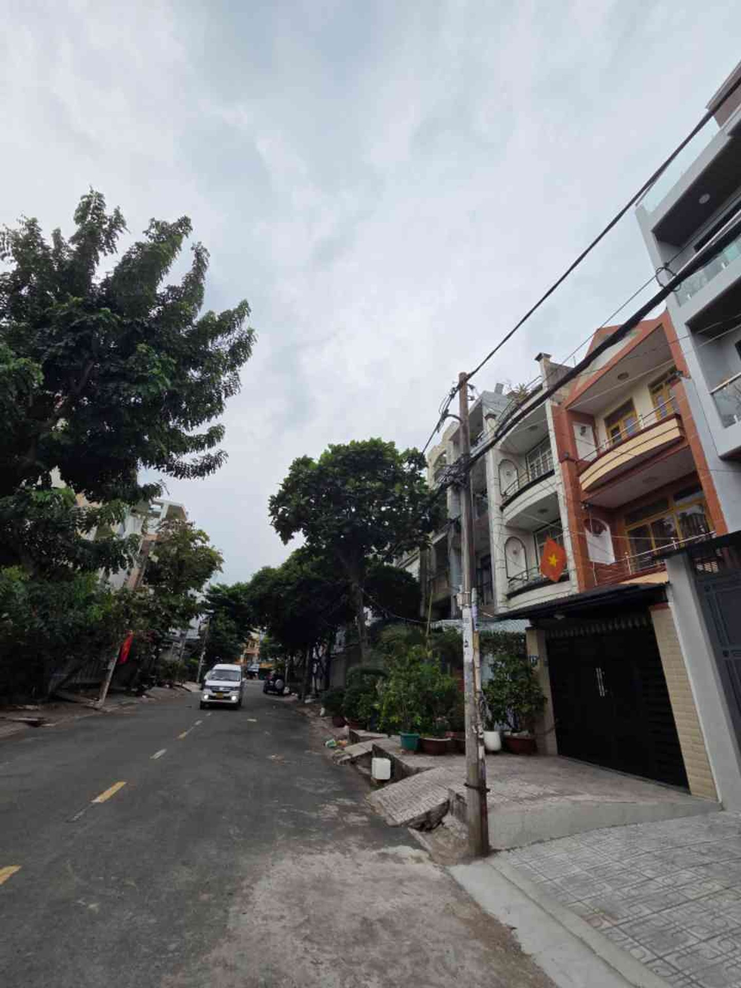 Bán nhà mặt phố Bình Phú 1, 5 tầng, view công viên, mặt tiền 4m, 76m², pháp lý chuẩn