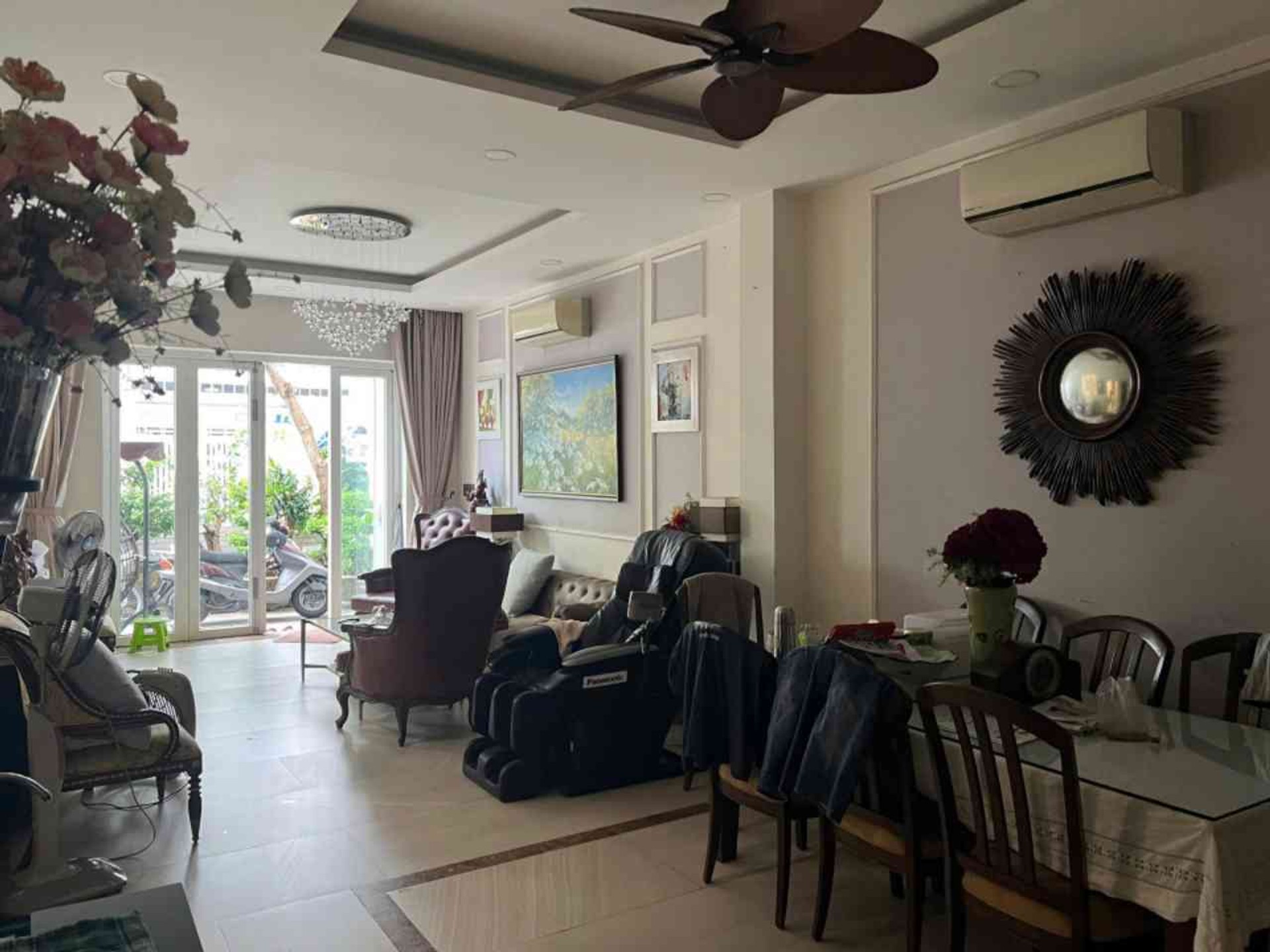 Bán nhà 3 tầng mặt phố Tân Phú, diện tích 130m2, có chỗ để xe hơi