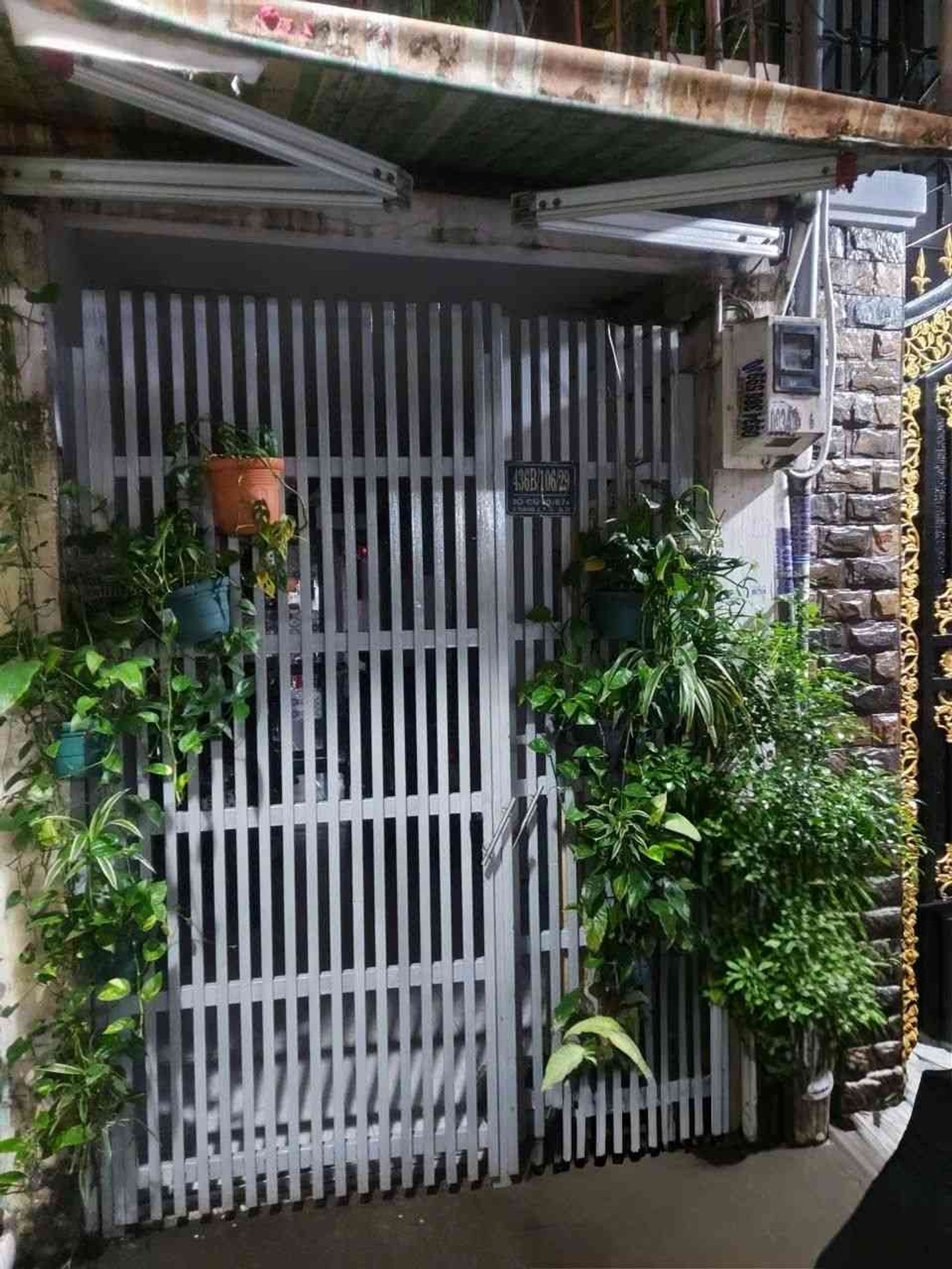 Nhà đẹp Quận 10, giá tốt, sẵn sàng dọn vào ở ngay