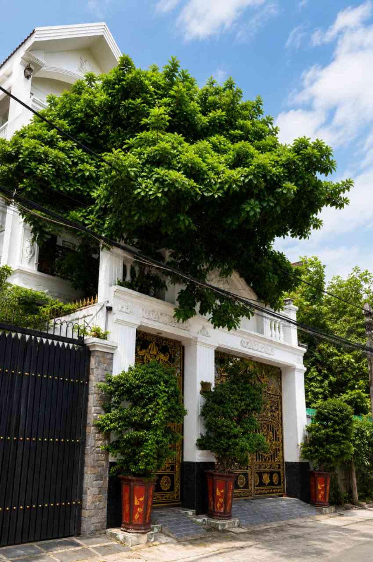 Nhà Biệt Thự Gò Dầu Giá Sốc - Cơ Hội Vàng Cho Gia Đình Hiện Đại