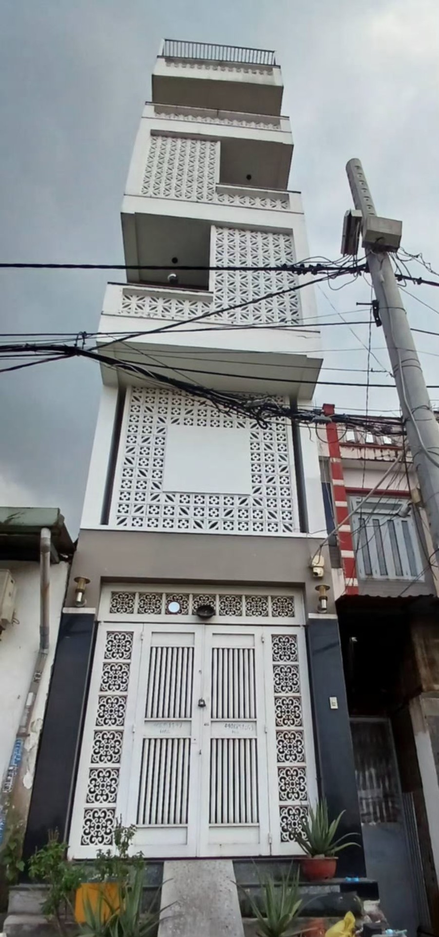 Trung tâm Q.Gò Vấp cũ, gần trường học, bệnh viện, siêu thị, cửa hàng điện máy,...