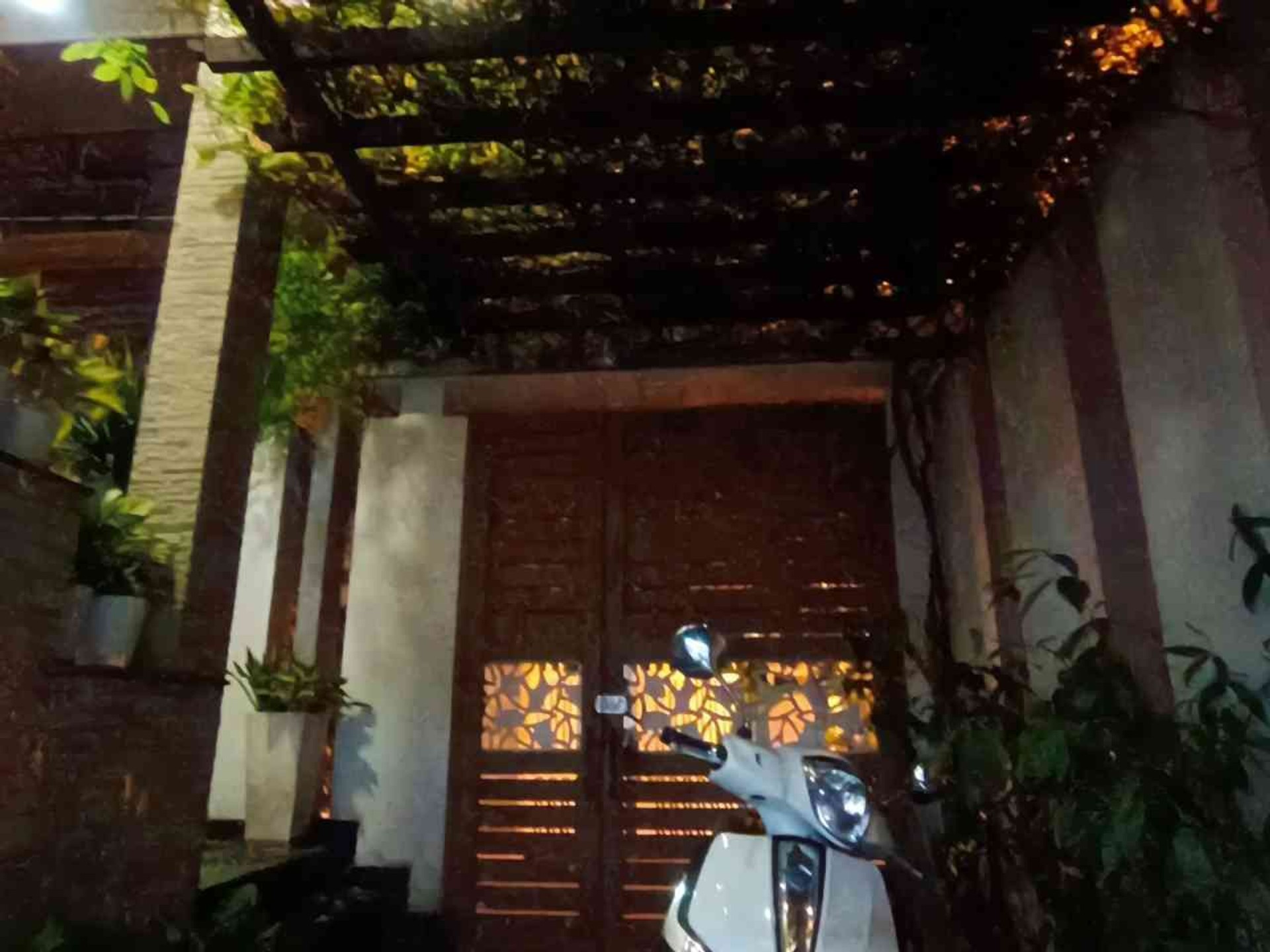 Nhà đẹp Văn Chung giá hạ chỉ 17,8 tỷ - Không gian resort tại gia