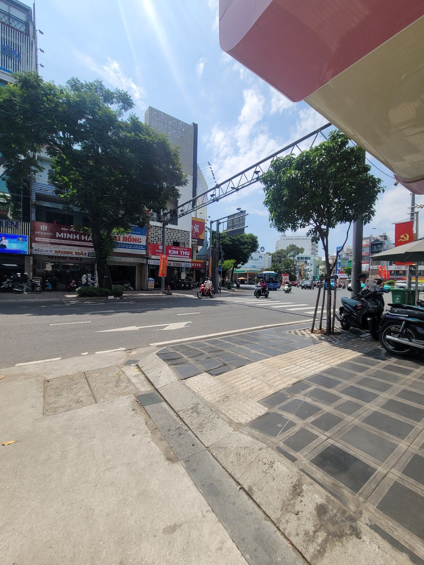 Nhà 3 tầng đẹp mê Lê Hồng Phong, chỉ hơn 3 tỷ