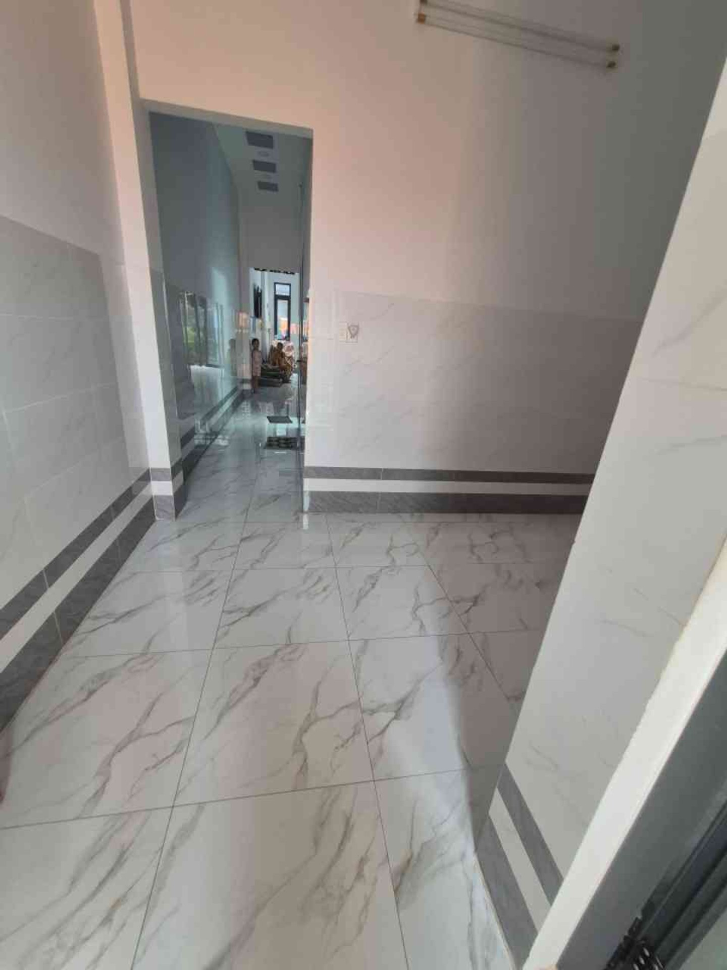 Nhà đẹp sẵn ở Nguyễn Ảnh Thủ, giá siêu hấp dẫn