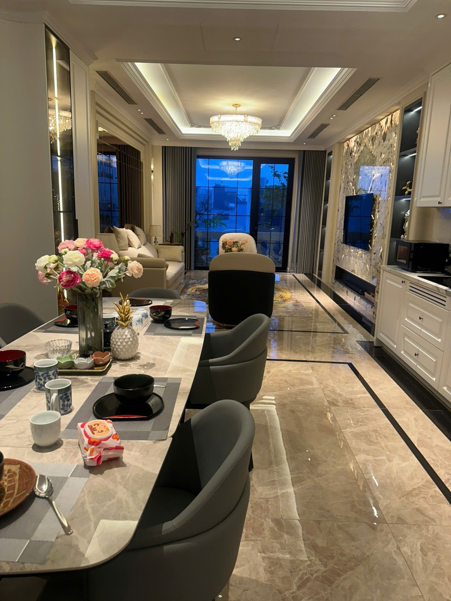 BÁN NHÀ ĐÀM QUANG TRUNG 90M2- 7 TẦNG THANG MÁY - MẶT PHỐ KINH DOANH ĐỈNH - 45 Tỷ.