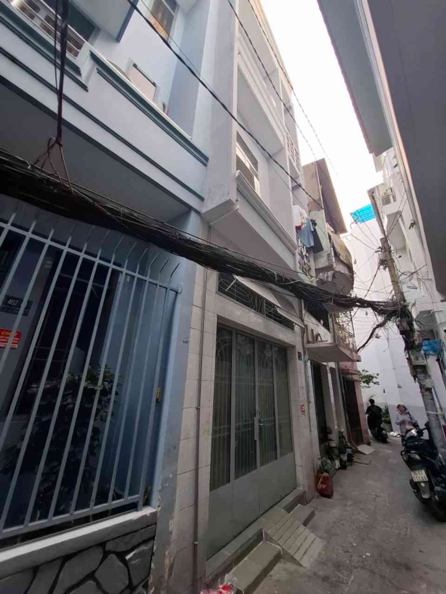 Nhà 4 tầng thoáng mát, nhỏ xinh giữa lòng thành phố