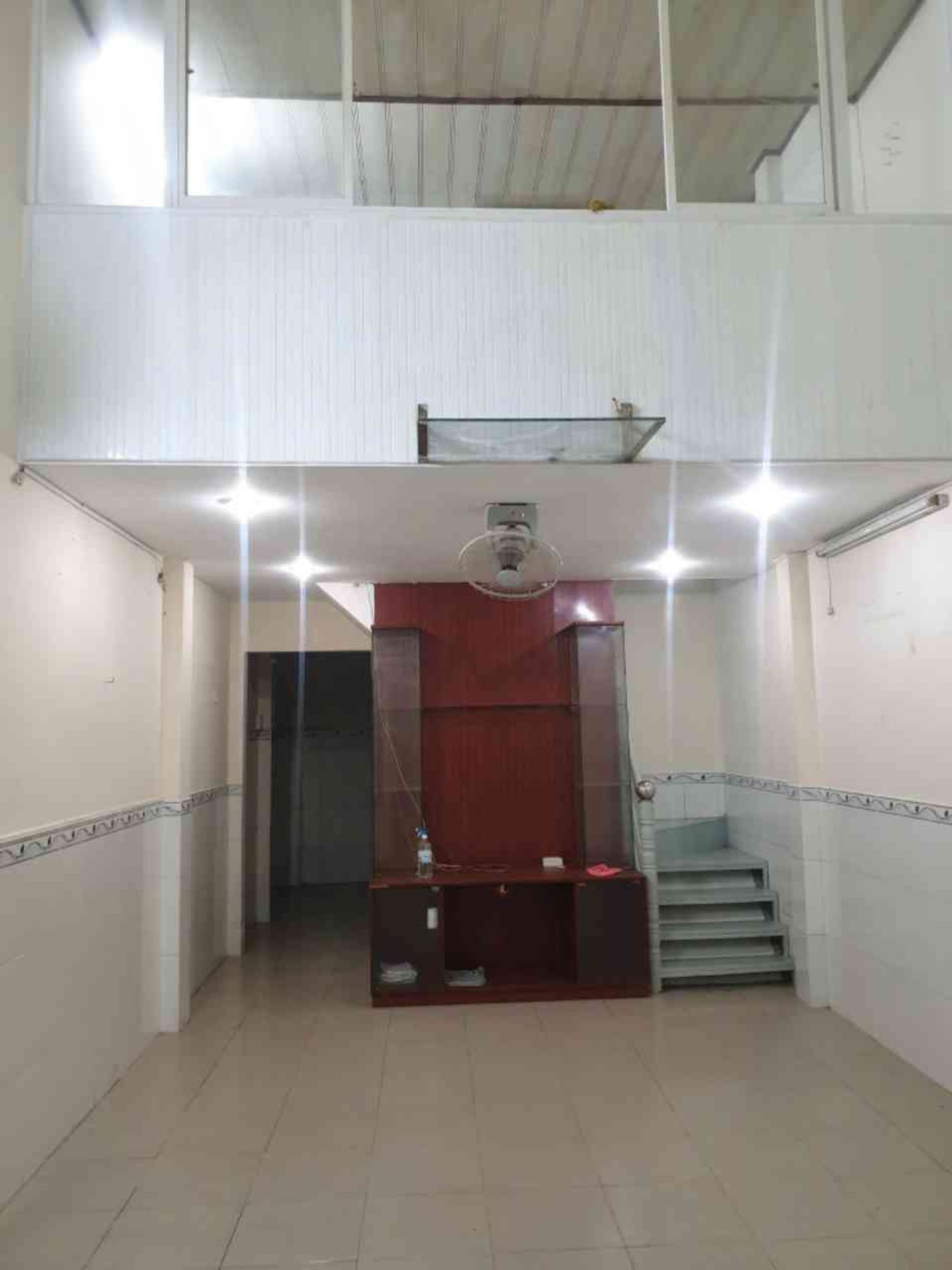 Nhà đẹp Tân Phú 2 tầng giá mềm, khu trung tâm tiện lợi