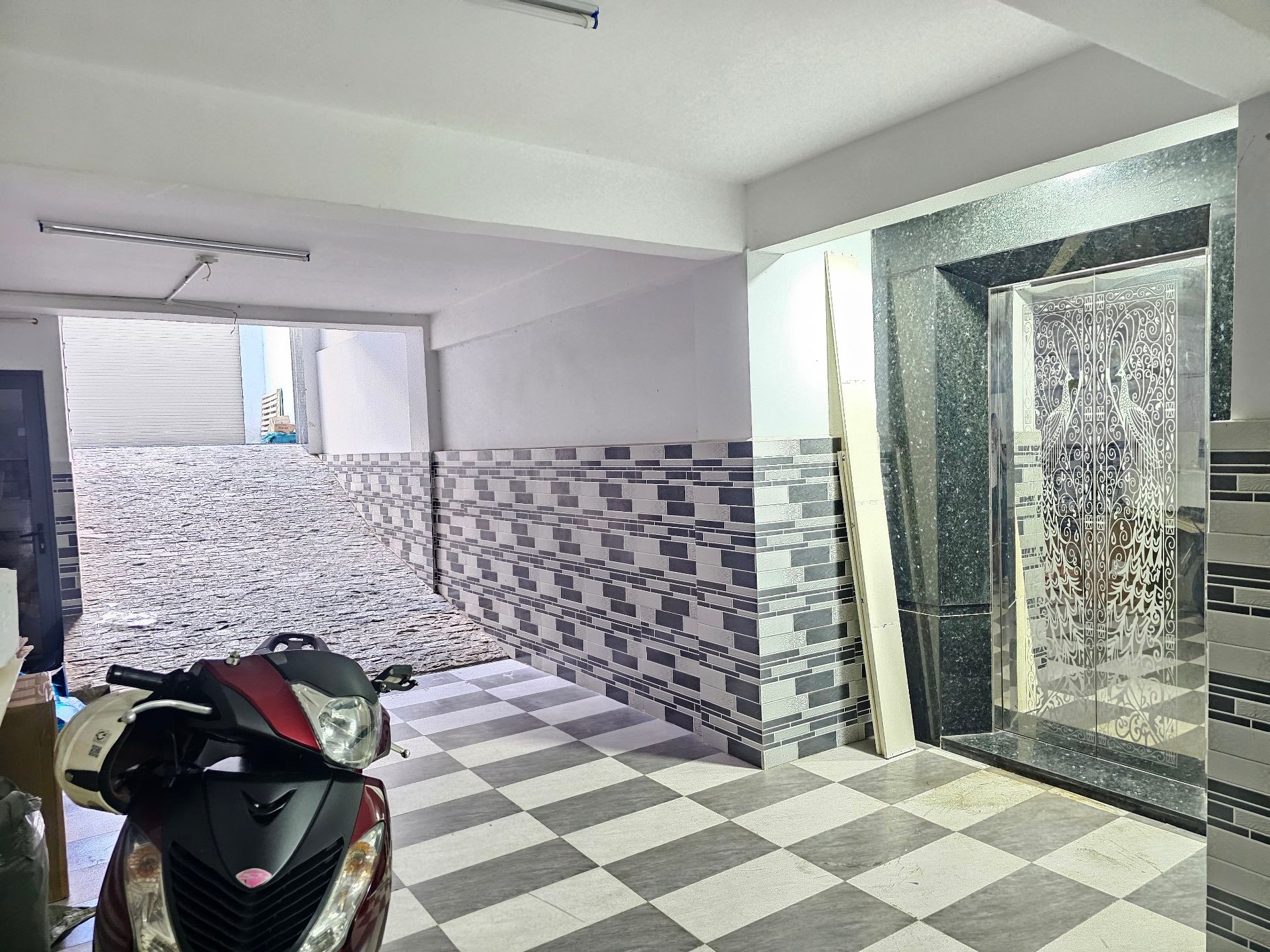 Bán nhà mặt phố rộng 204m², 6 tầng, mặt tiền 16m tại quận 5, giá 66 tỷ