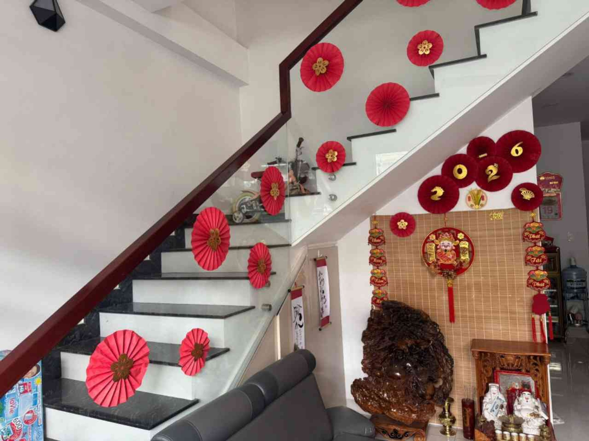 Nhà đẹp hẻm rộng Lê Trọng Tấn, sẵn ở ngay giá sốc
