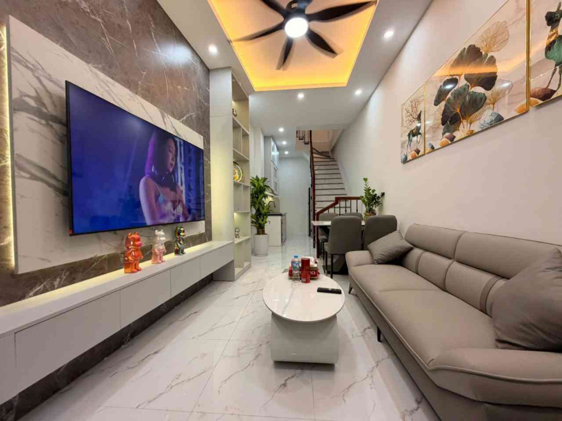 Bán nhà riêng 5 tầng ở Khương Trung, gần hồ, hai thoáng, giao thông thuận tiện