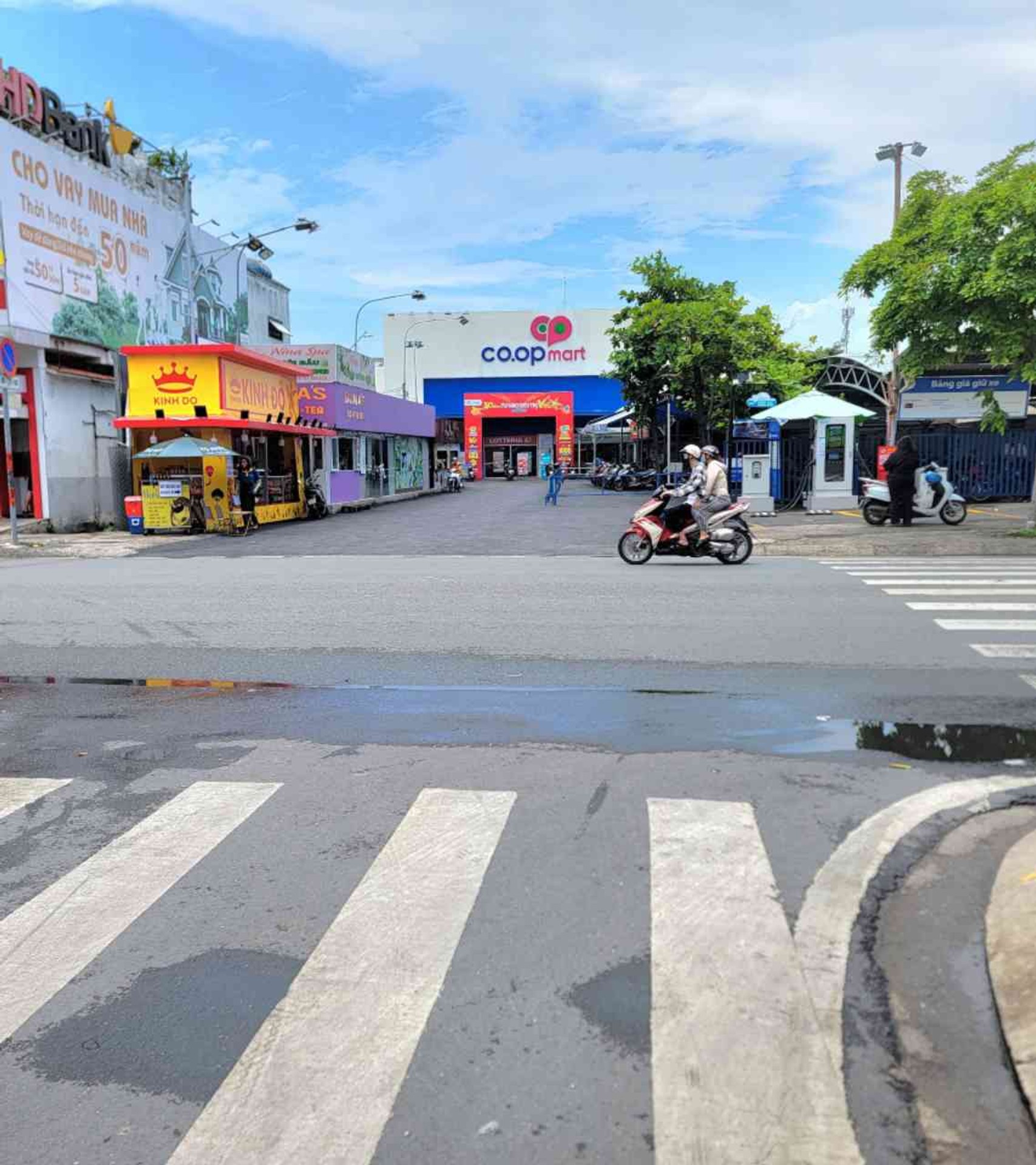 Nhà 3 tầng 4 phòng ngủ hẻm ô tô Trần Quang Cơ