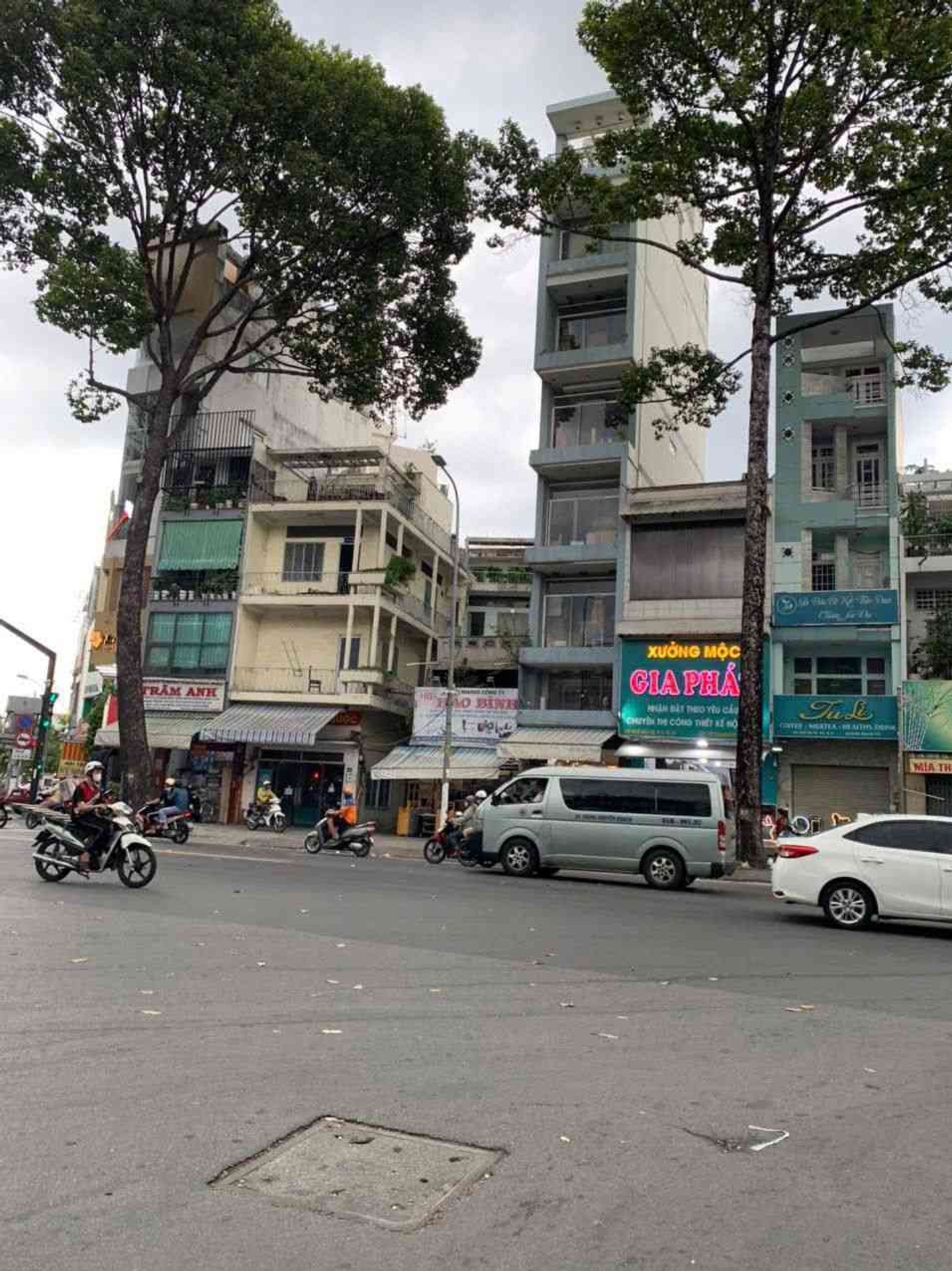 Nhà phố 8 tầng thang máy, cực sầm uất tại Vườn Lài