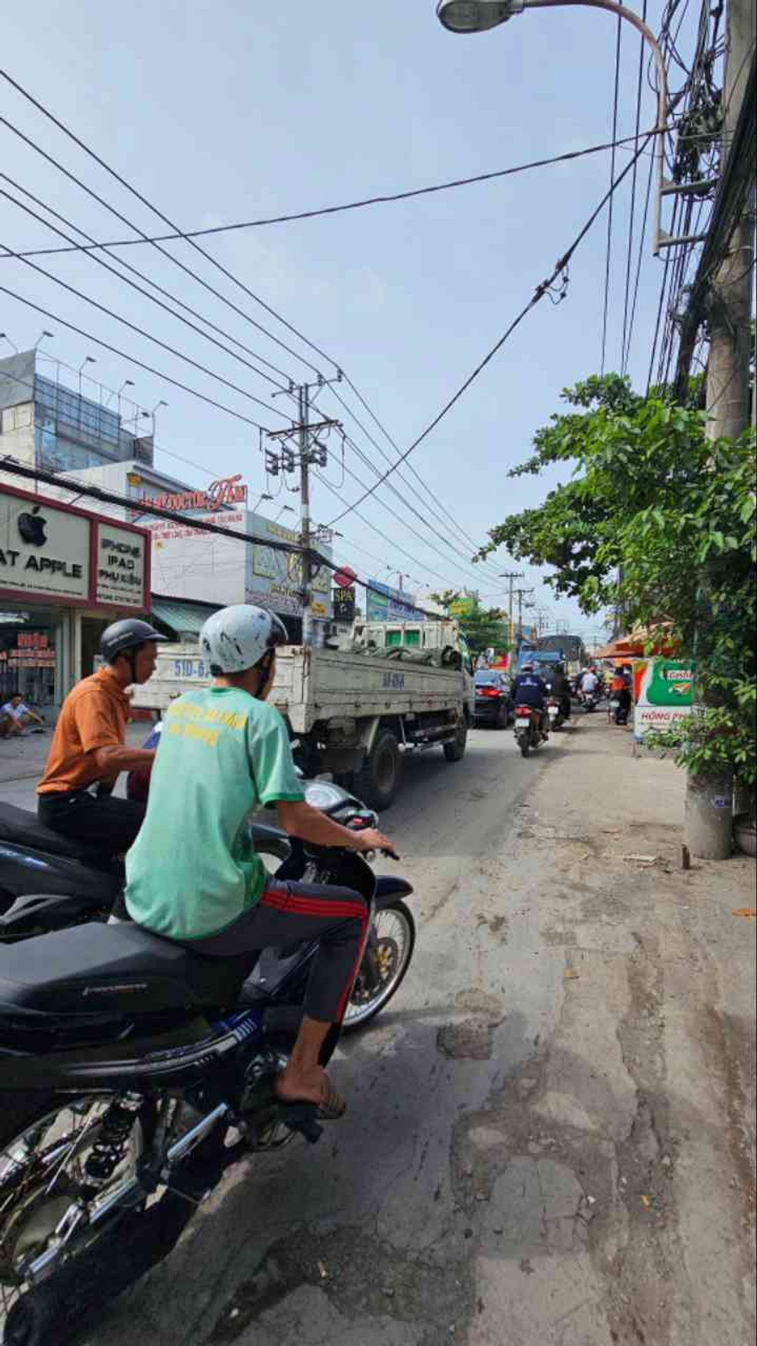Nhà mặt phố cực đẹp, kinh doanh sầm uất tại Bình Chánh