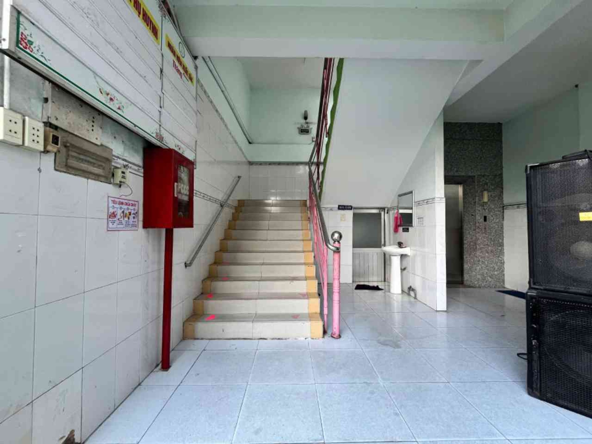 Nhà mặt phố An Hạ rộng gần 1000m2, nguồn thu 300 triệu/tháng