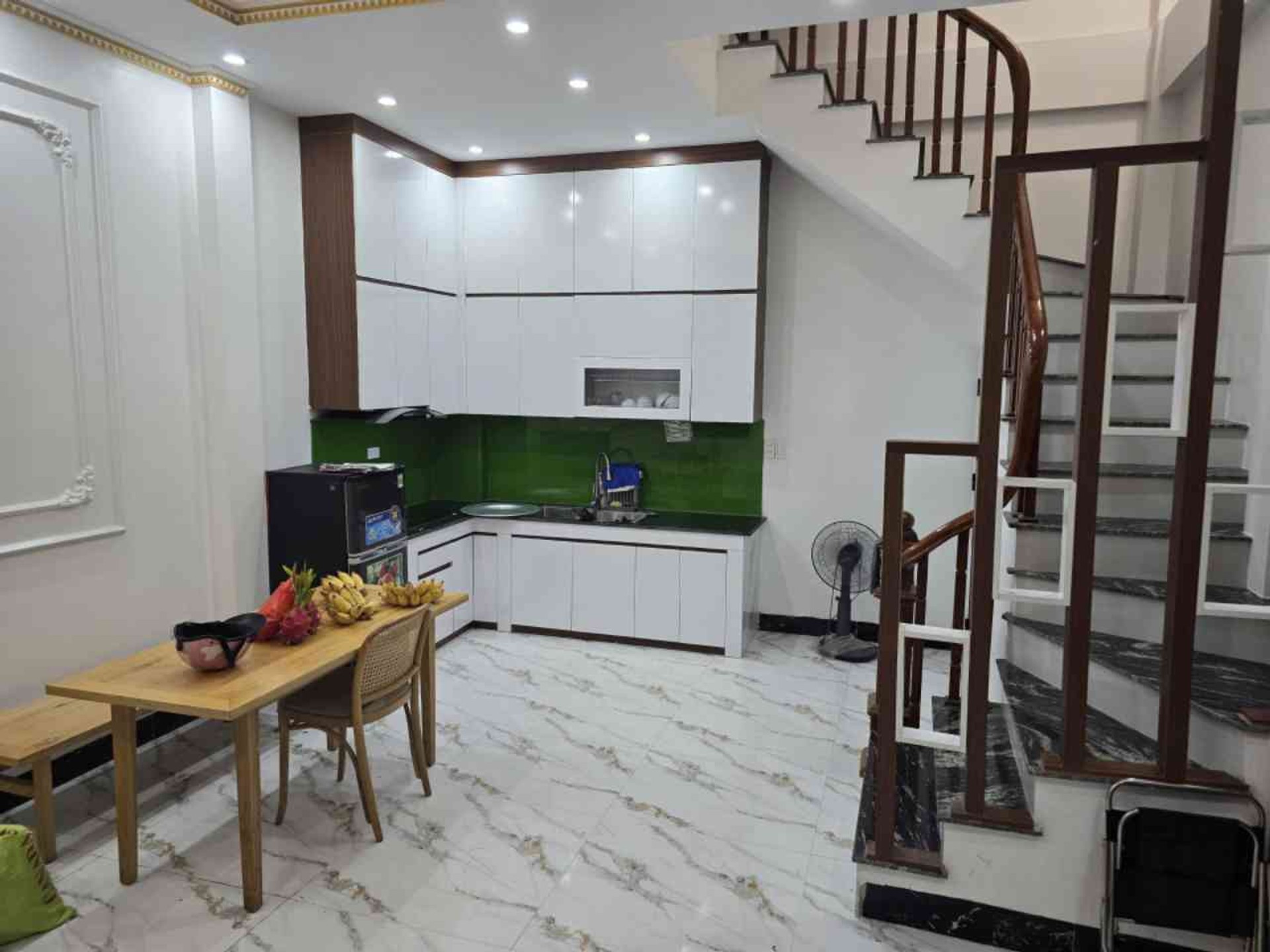 Nhà riêng 5 tầng thiết kế hiện đại tại Phố Lụa