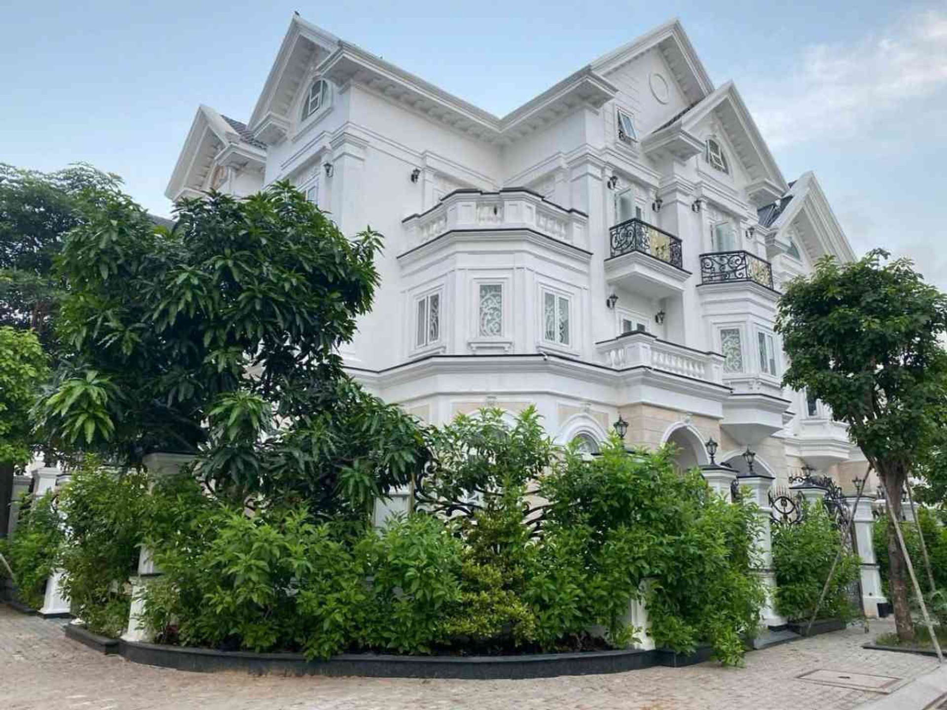 Biệt thự 2 mặt tiền Cityland, 210m, 6x tỷ