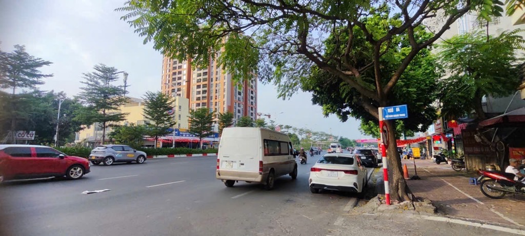 Bán nhà mới 6 tầng tại Long Biên, vị trí vàng gần cầu Vĩnh Tuy, giá 11.8 tỷ