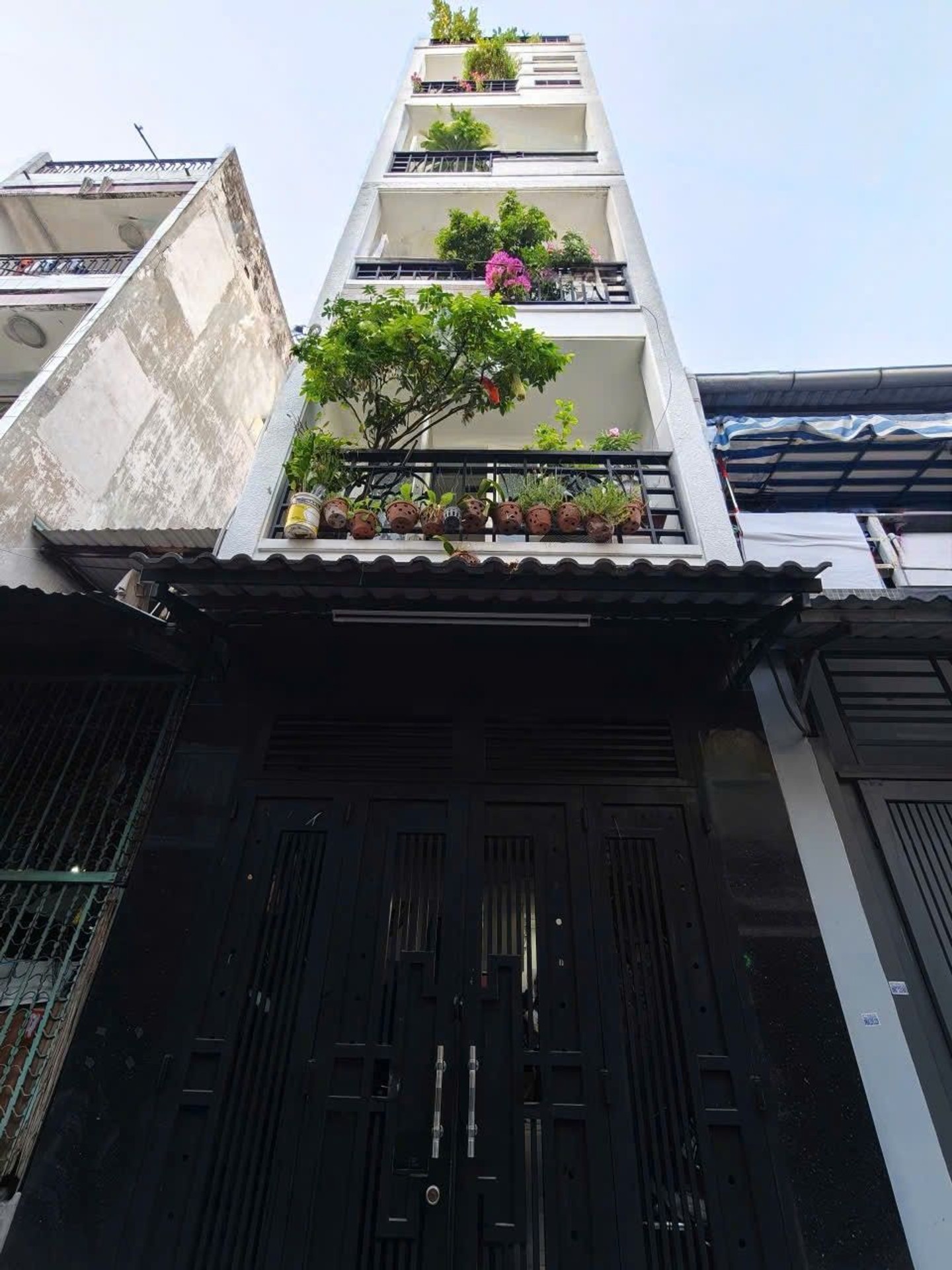 Nhà 5 tầng trung tâm Quận 10, hẻm ô tô, 3 phòng ngủ